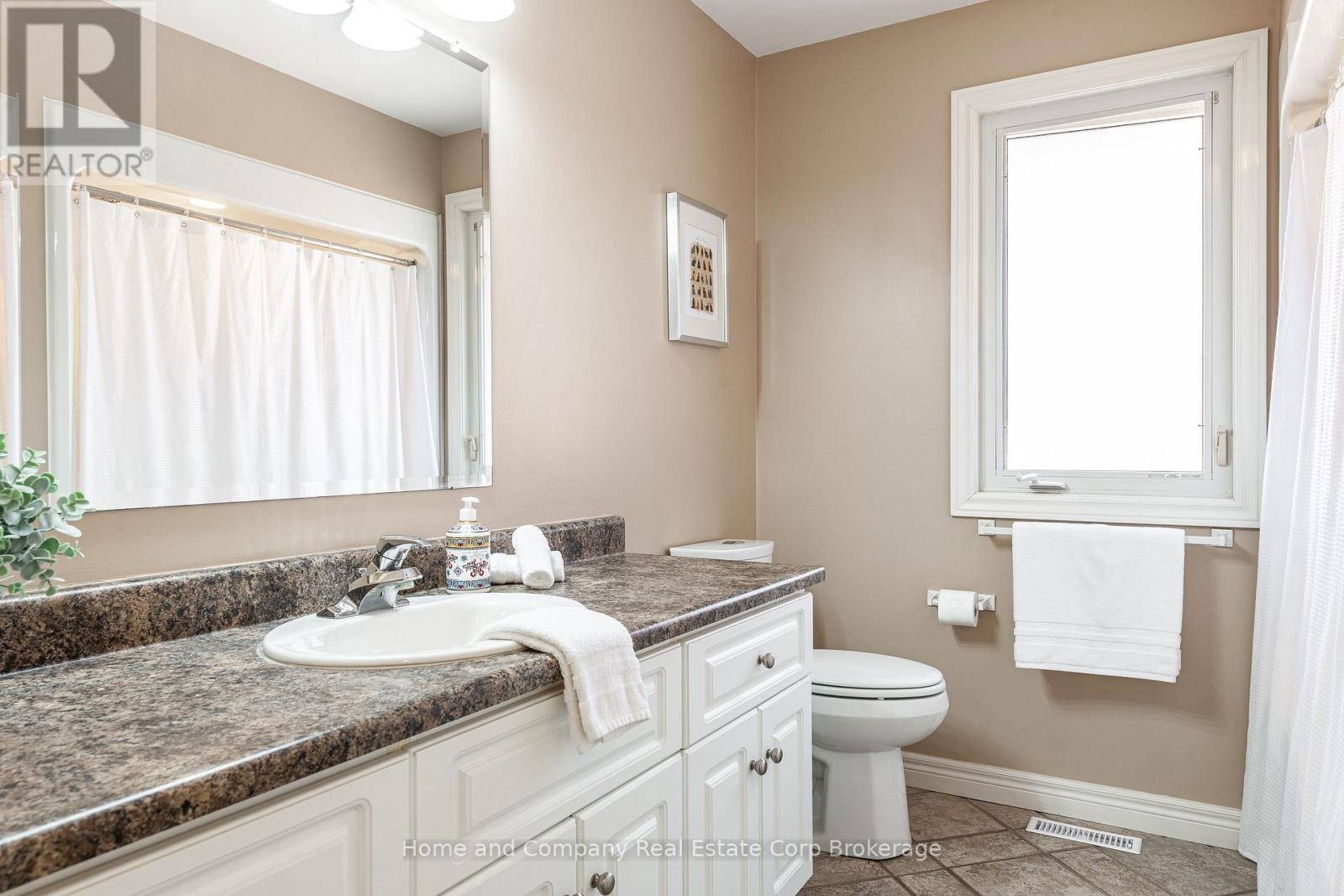 82 Gregory Crescent, Stratford, Ontario  N5A 8A6 - Photo 25 - X12960228