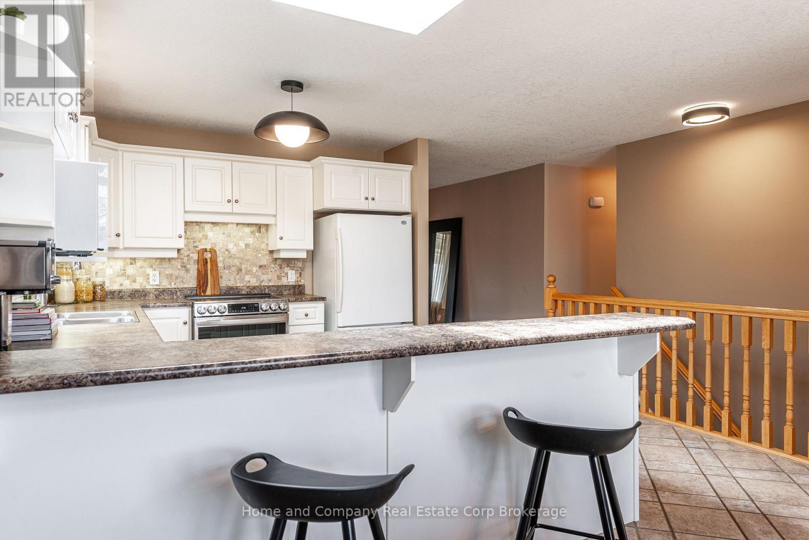 82 Gregory Crescent, Stratford, Ontario  N5A 8A6 - Photo 8 - X12960228
