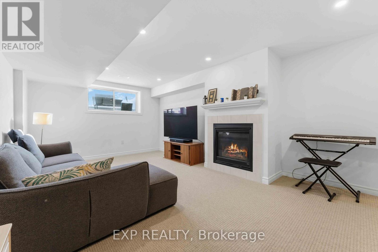 838 Clapham Terrace, Ottawa, Ontario  K2S 2N8 - Photo 43 - X12743526