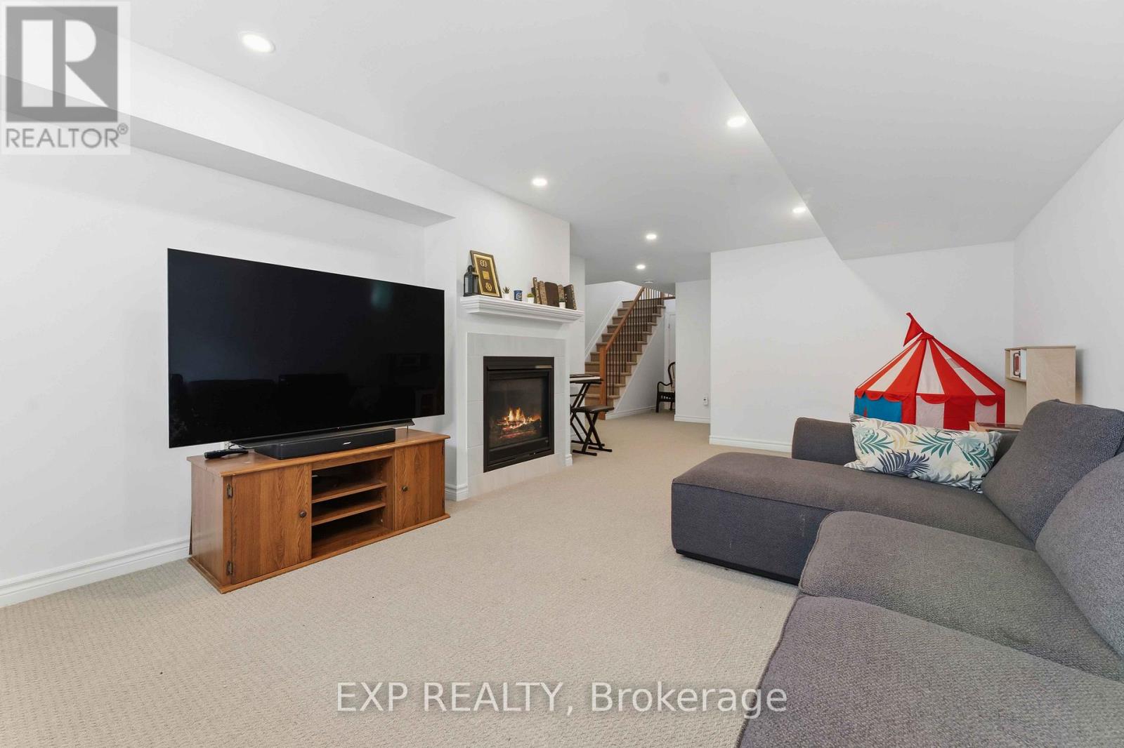 838 Clapham Terrace, Ottawa, Ontario  K2S 2N8 - Photo 45 - X12743526