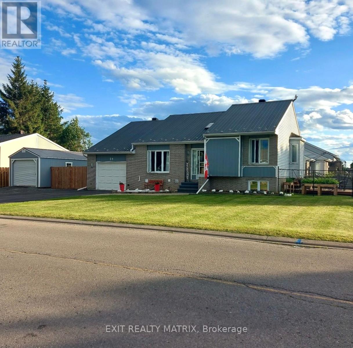 51 MARCEL STREET E, Russell, Ontario