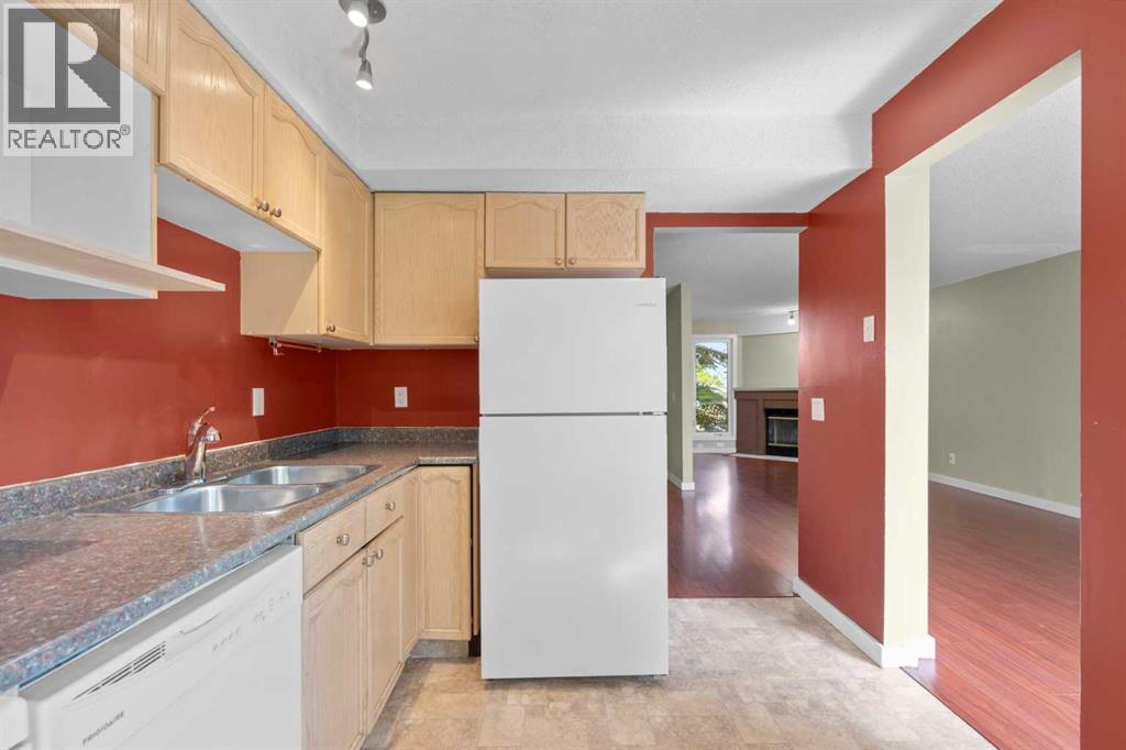 22 Coachway Gardens SW, Calgary, Alberta  T3H 2V9 - Photo 12 - A2272208