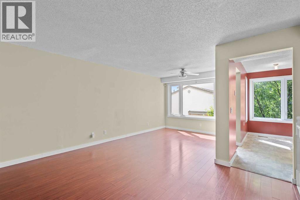 22 Coachway Gardens SW, Calgary, Alberta  T3H 2V9 - Photo 9 - A2272208