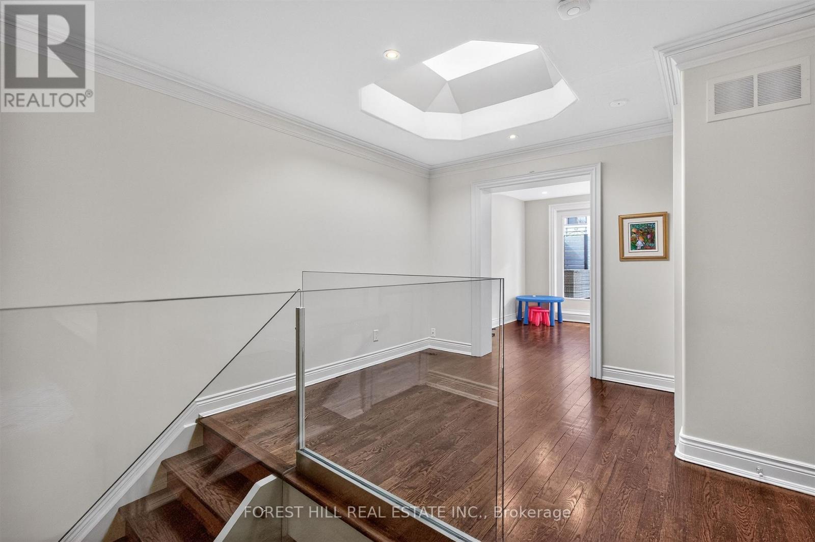 29 WEBSTER AVENUE Toronto (Annex), ON M5R 1N6