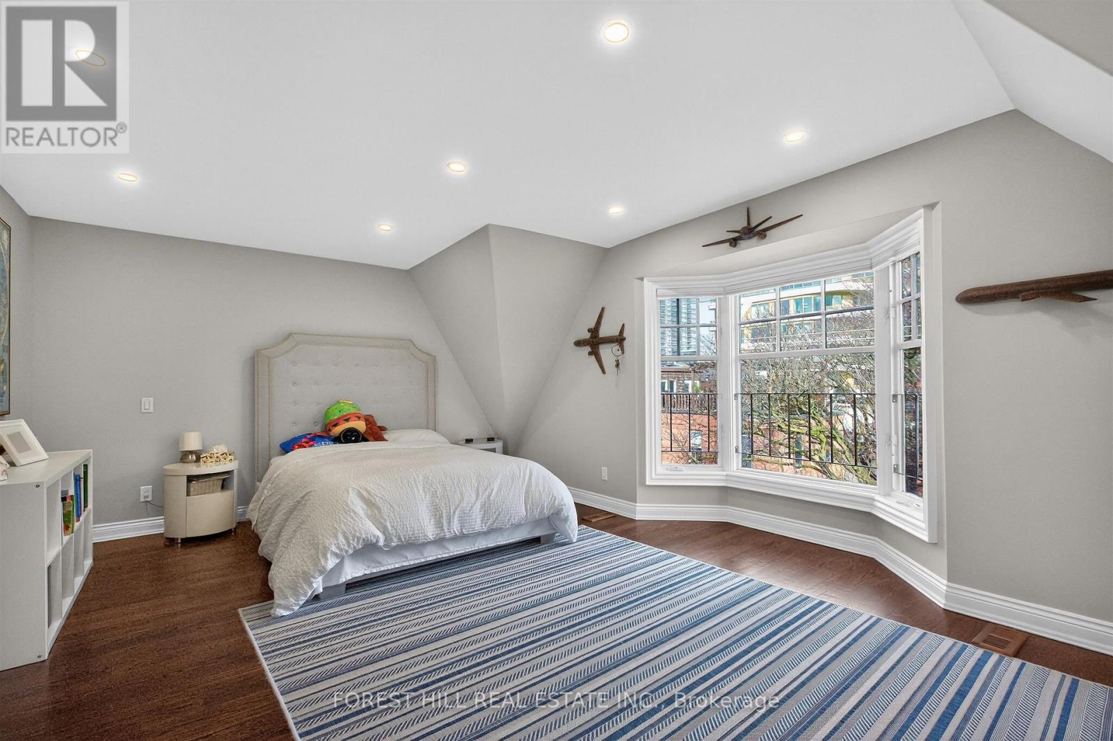 29 WEBSTER AVENUE Toronto (Annex), ON M5R 1N6