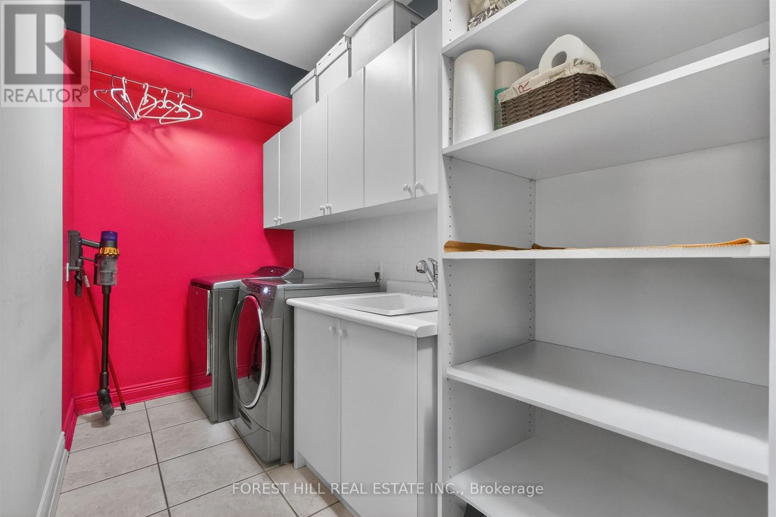 29 WEBSTER AVENUE Toronto (Annex), ON M5R 1N6