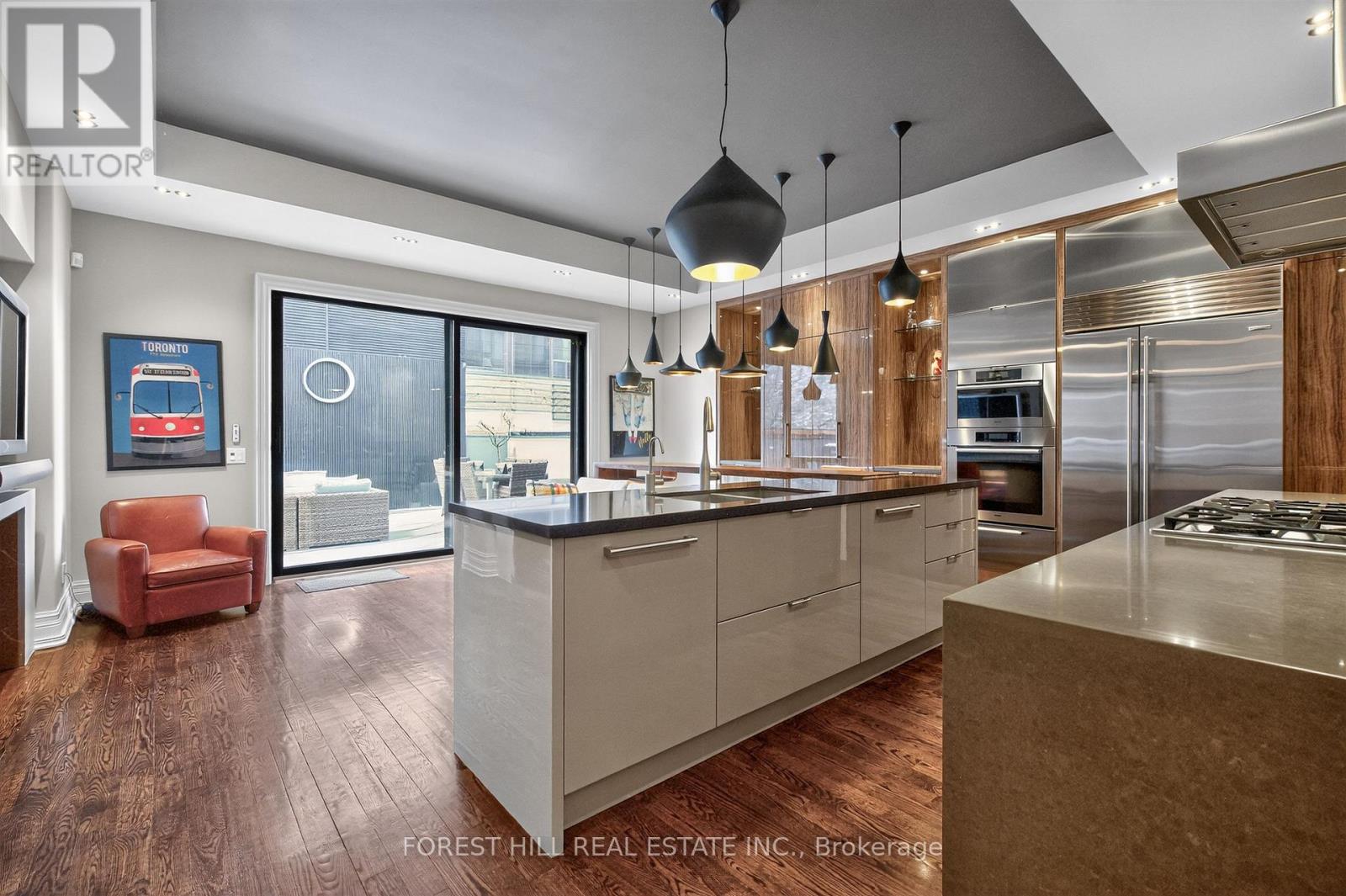 29 WEBSTER AVENUE Toronto (Annex), ON M5R 1N6