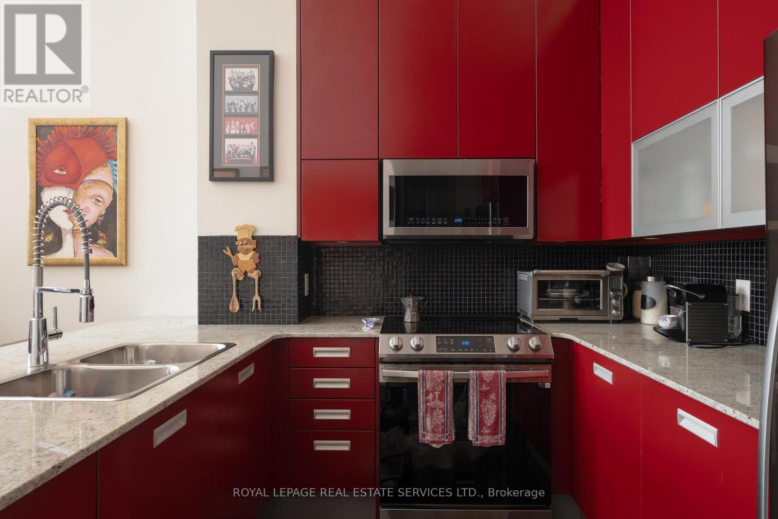 243 - 380 Macpherson Avenue, Toronto, Ontario  M4V 3E3 - Photo 7 - C12960230