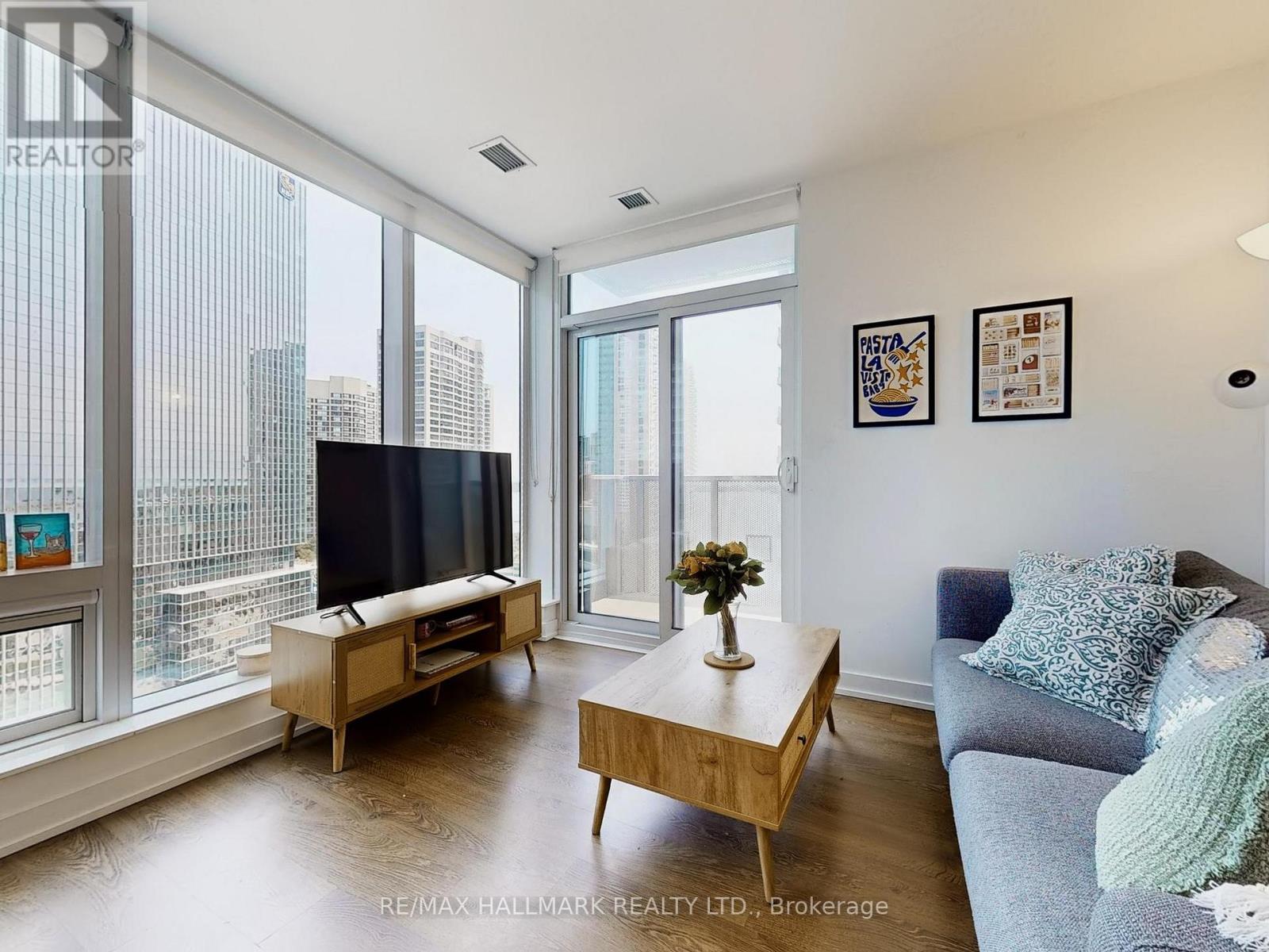 1905 - 10 York Street, Toronto, Ontario  M5J 0E1 - Photo 10 - C12960266