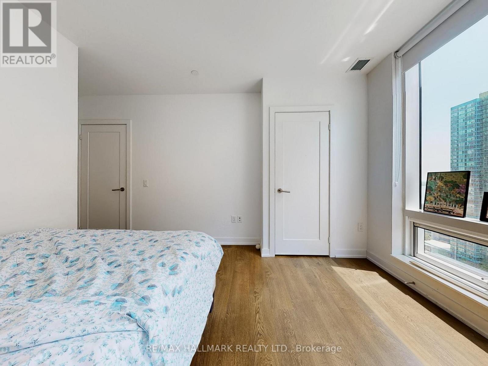 1905 - 10 York Street, Toronto, Ontario  M5J 0E1 - Photo 18 - C12960266