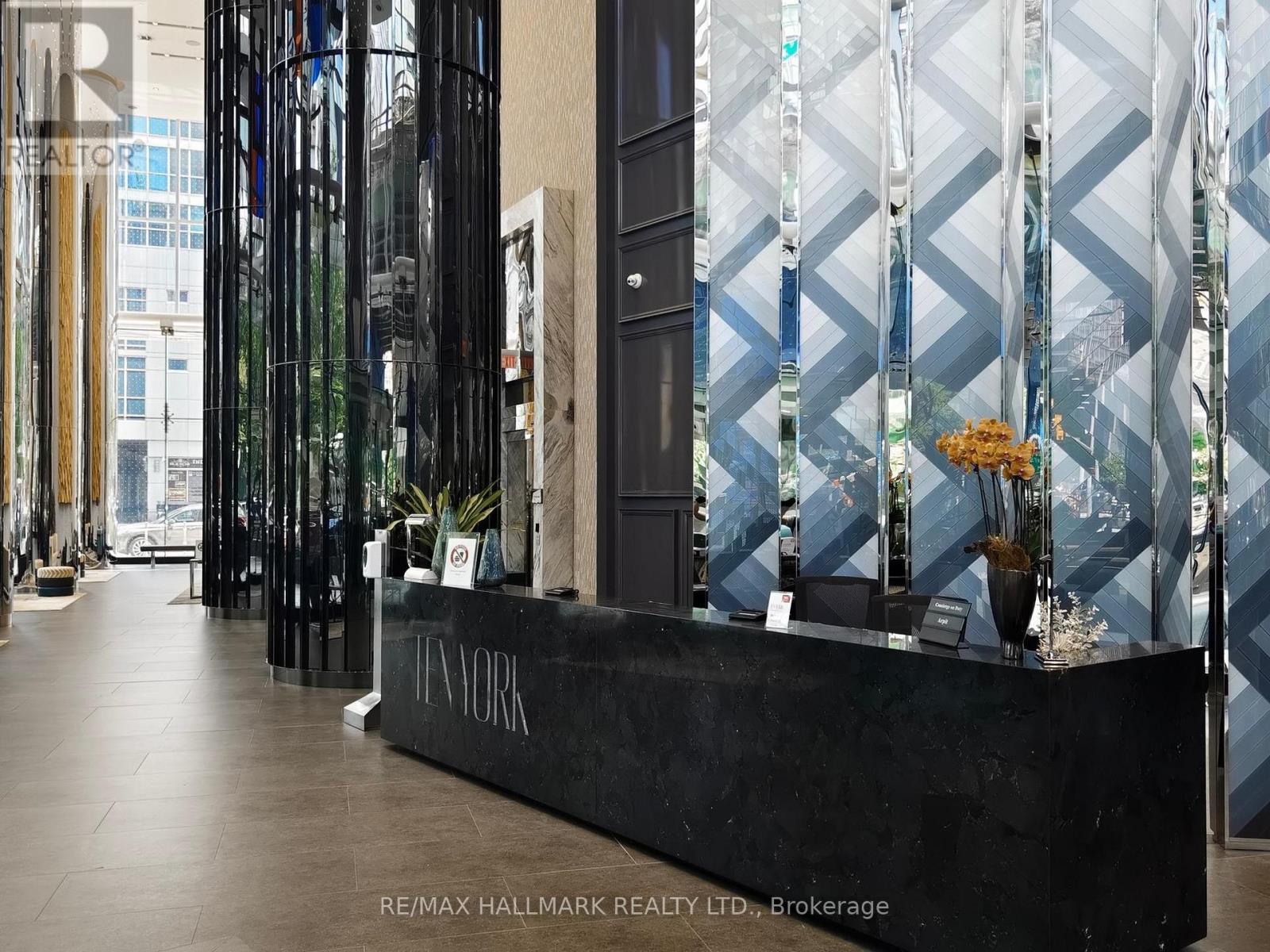 1905 - 10 York Street, Toronto, Ontario  M5J 0E1 - Photo 4 - C12960266