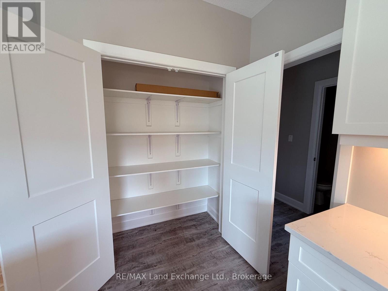 Unit 3 - 8 Golf Links Road, Kincardine, Ontario  N2Z 0G1 - Photo 12 - X12955112