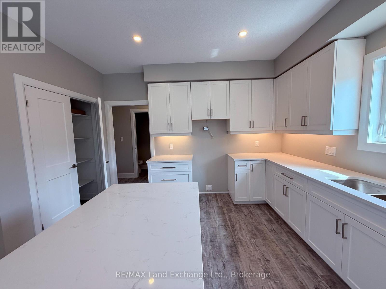 Unit 3 - 8 Golf Links Road, Kincardine, Ontario  N2Z 0G1 - Photo 11 - X12955112