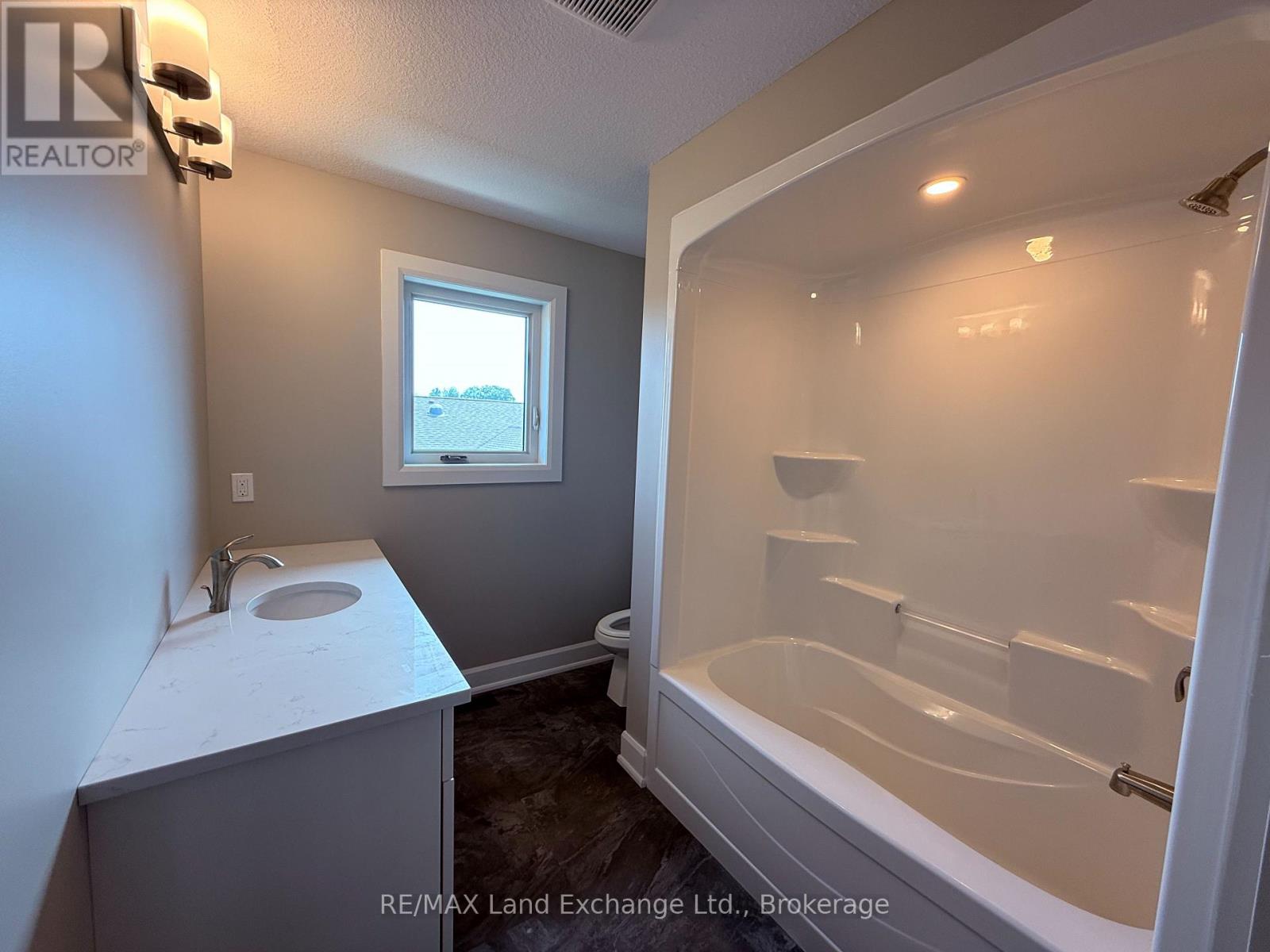 Unit 3 - 8 Golf Links Road, Kincardine, Ontario  N2Z 0G1 - Photo 20 - X12955112