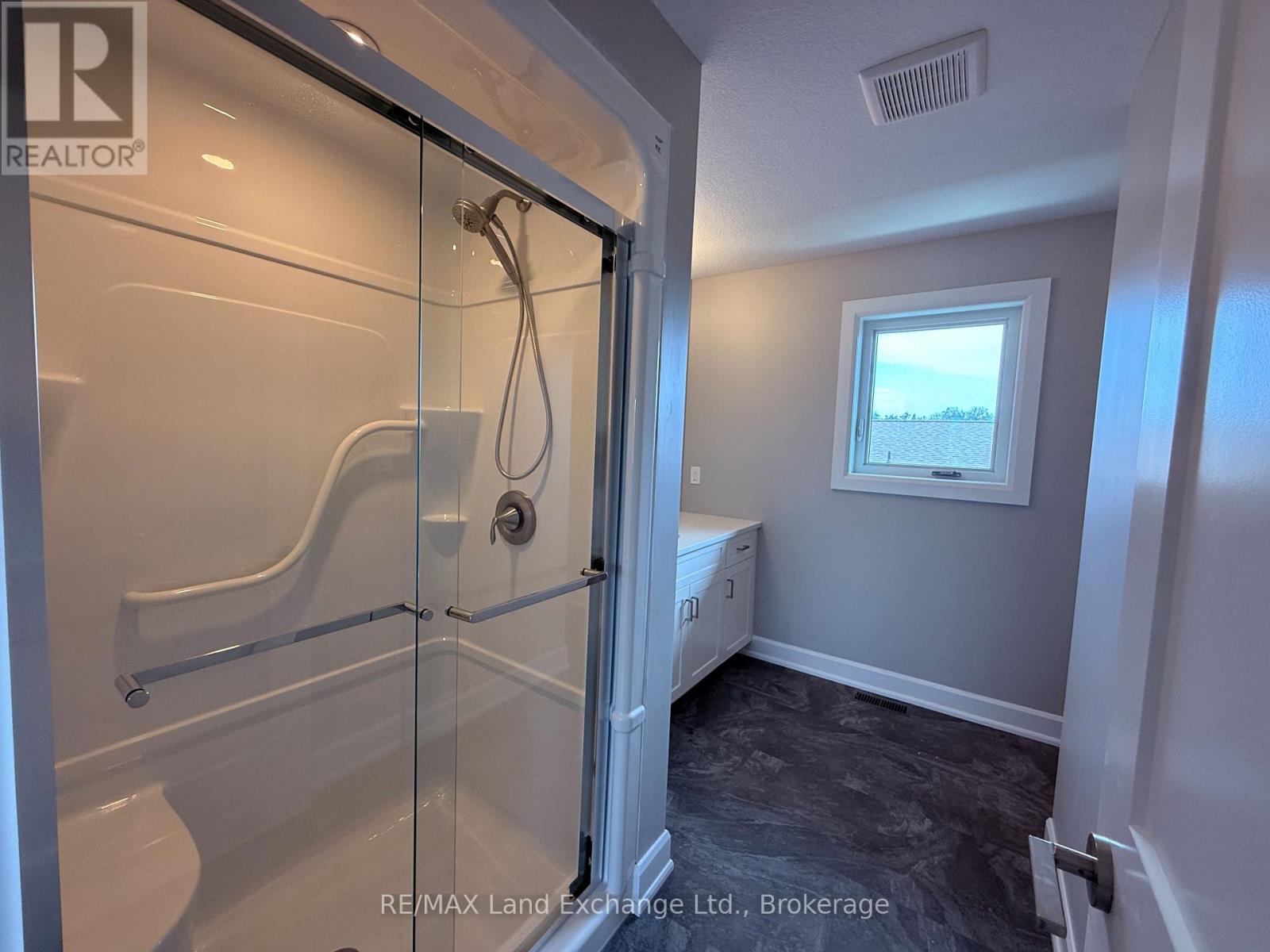 Unit 3 - 8 Golf Links Road, Kincardine, Ontario  N2Z 0G1 - Photo 19 - X12955112