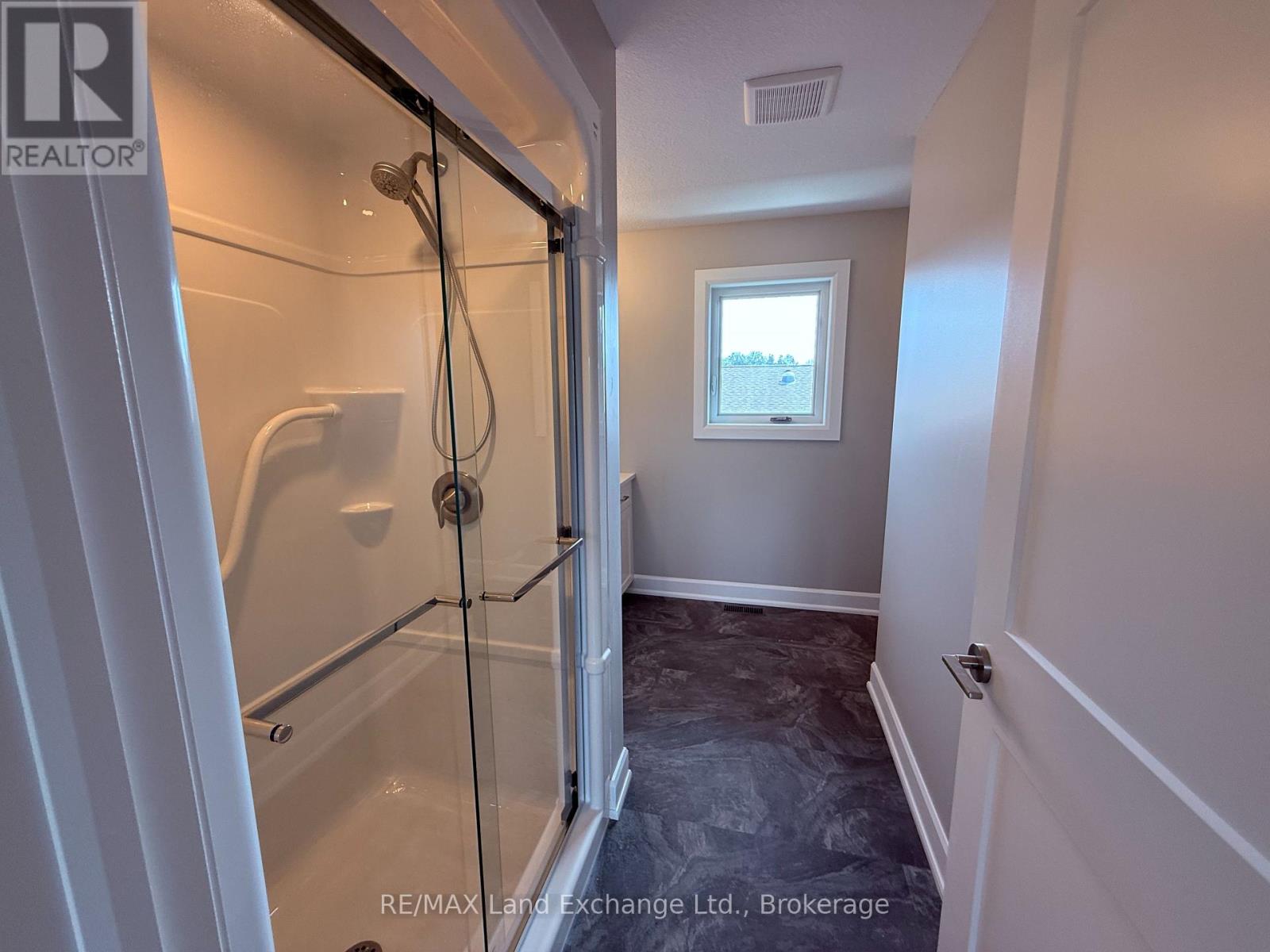 Unit 3 - 8 Golf Links Road, Kincardine, Ontario  N2Z 0G1 - Photo 21 - X12955112