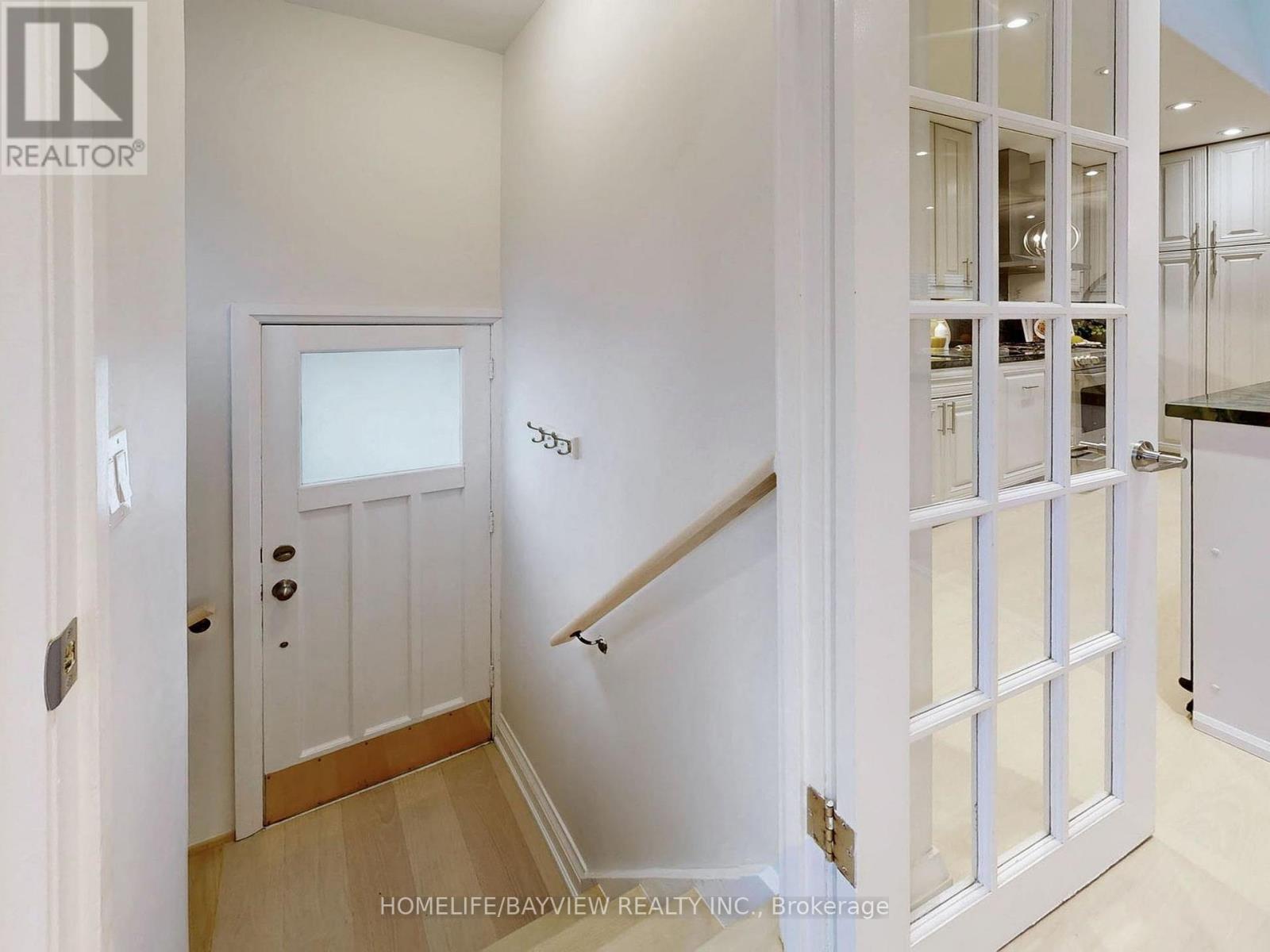 1607 Woodbine Heights Boulevard, Toronto, Ontario  M4B 3A3 - Photo 21 - E12960086