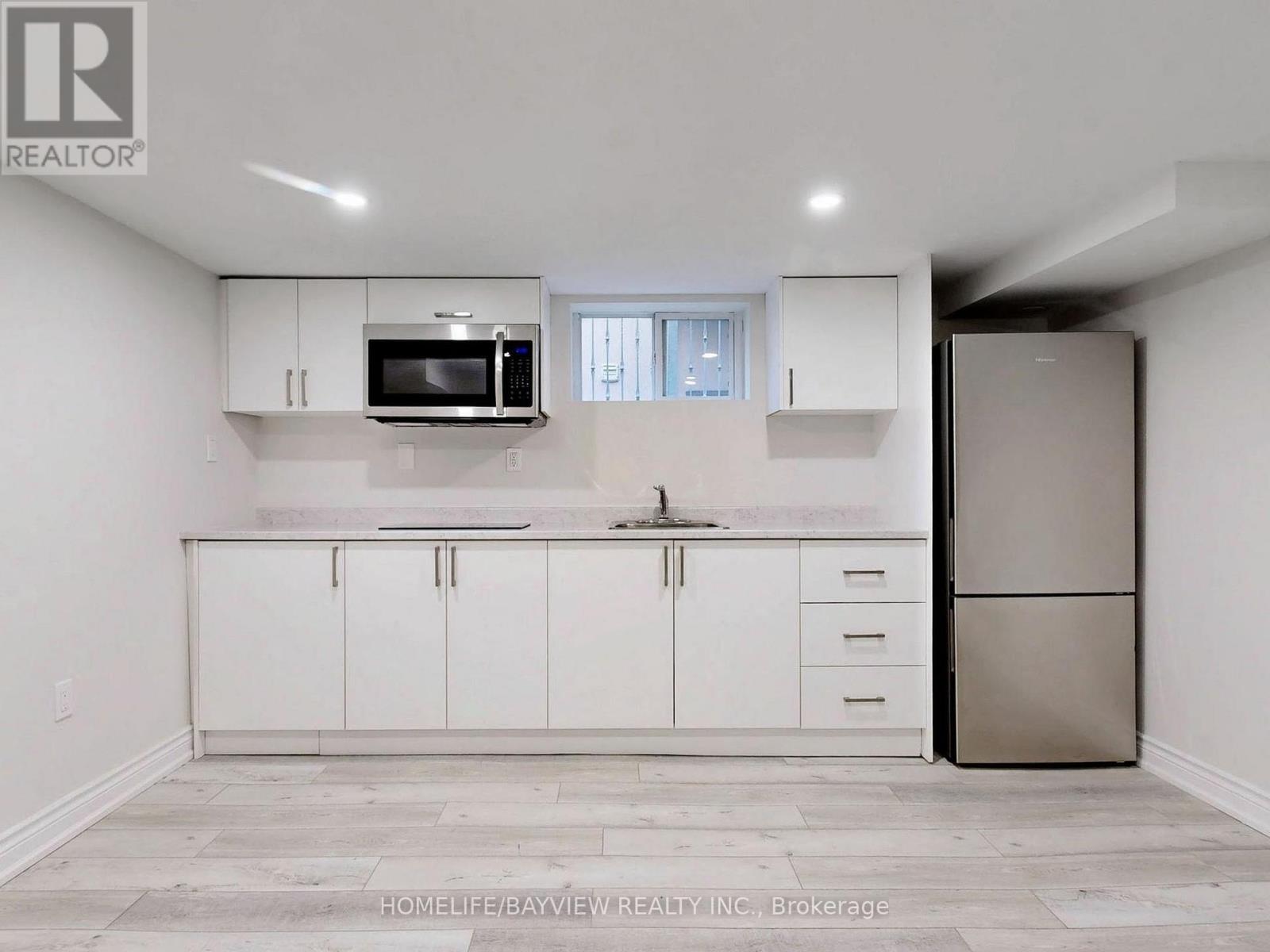 1607 Woodbine Heights Boulevard, Toronto, Ontario  M4B 3A3 - Photo 22 - E12960086