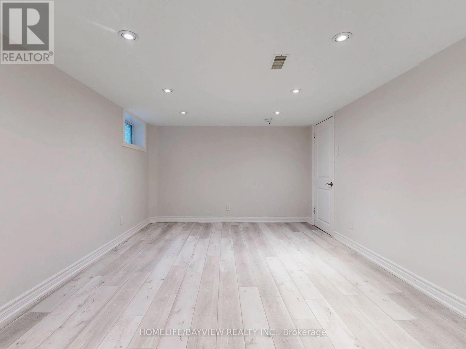 1607 Woodbine Heights Boulevard, Toronto, Ontario  M4B 3A3 - Photo 25 - E12960086