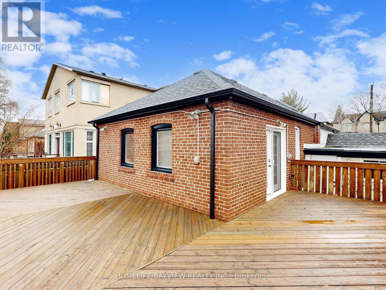 1607 Woodbine Heights Boulevard, Toronto, Ontario  M4B 3A3 - Photo 29 - E12960086