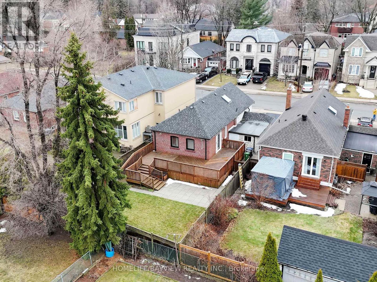 1607 Woodbine Heights Boulevard, Toronto, Ontario  M4B 3A3 - Photo 36 - E12960086