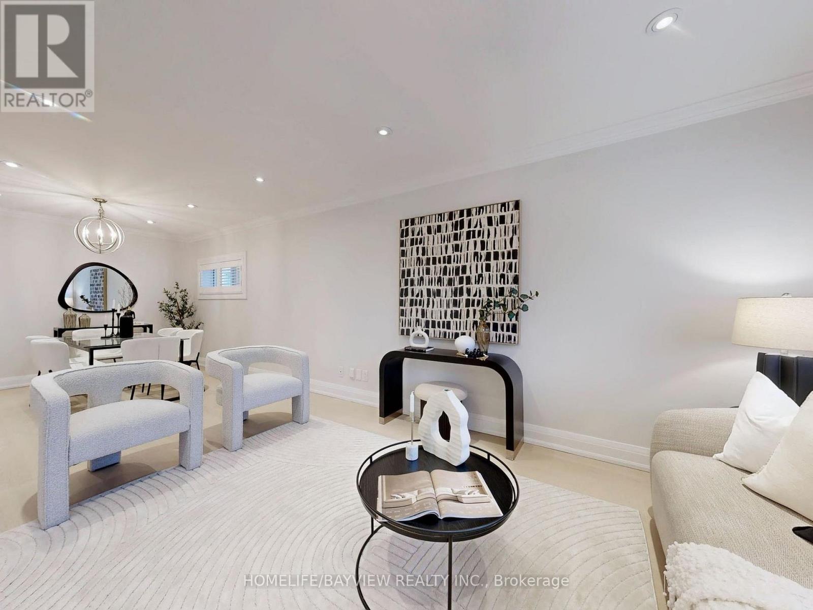 1607 Woodbine Heights Boulevard, Toronto, Ontario  M4B 3A3 - Photo 9 - E12960086