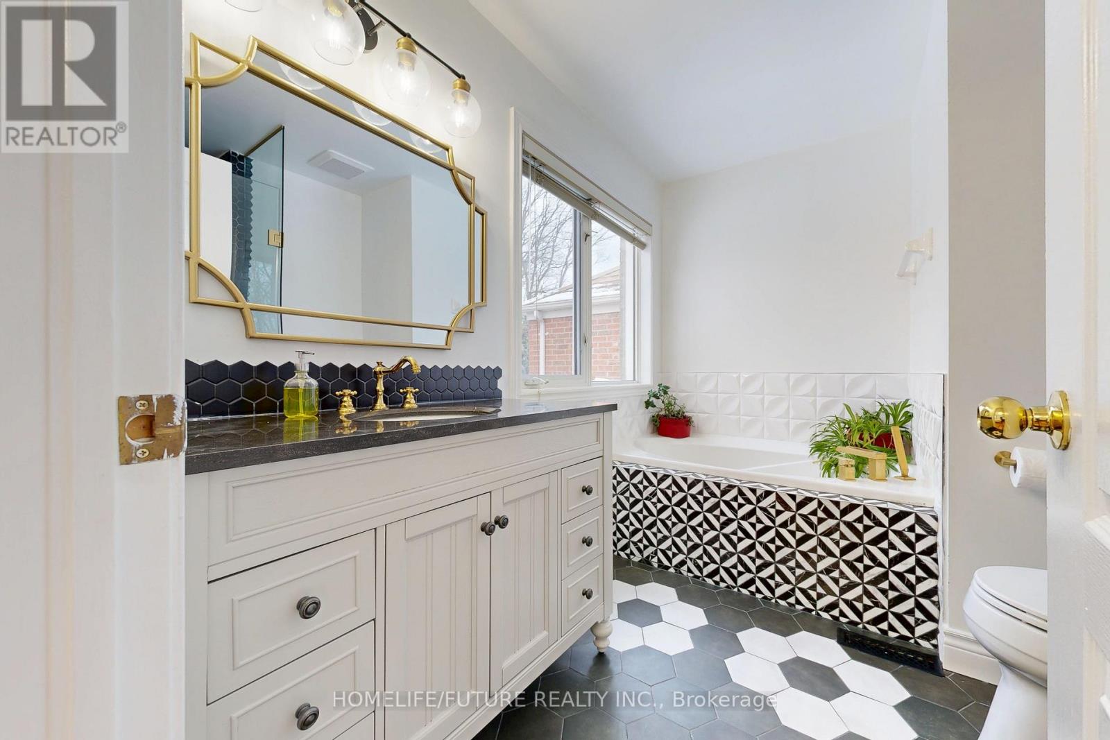 105 Moreau Trail, Toronto, Ontario  M1L 4T9 - Photo 15 - E12960176