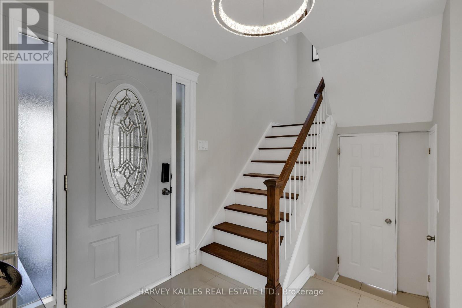 47 Aberfeldy Crescent, Markham, Ontario  L3T 4C1 - Photo 5 - N12960082