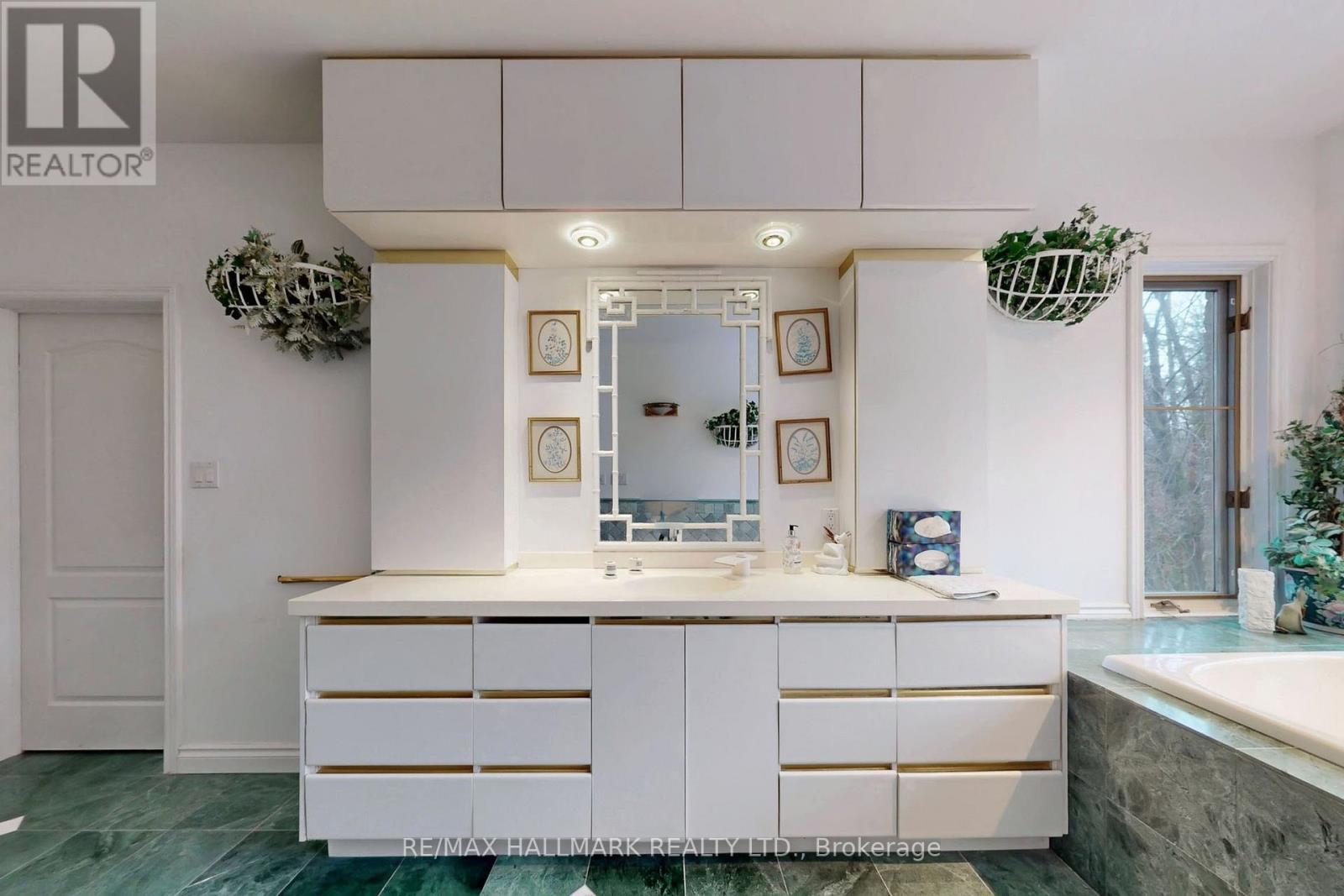 18381 Mccowan Road E, East Gwillimbury, Ontario  L0G 1M0 - Photo 33 - N12960158