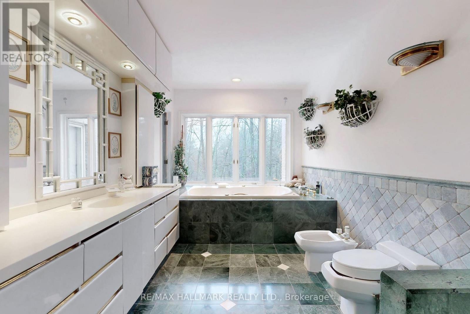 18381 Mccowan Road E, East Gwillimbury, Ontario  L0G 1M0 - Photo 34 - N12960158