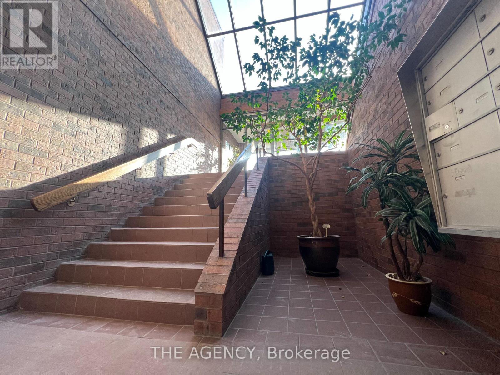 3f - 64 Jardin Drive, Vaughan, Ontario  L4K 3P3 - Photo 11 - N12960164