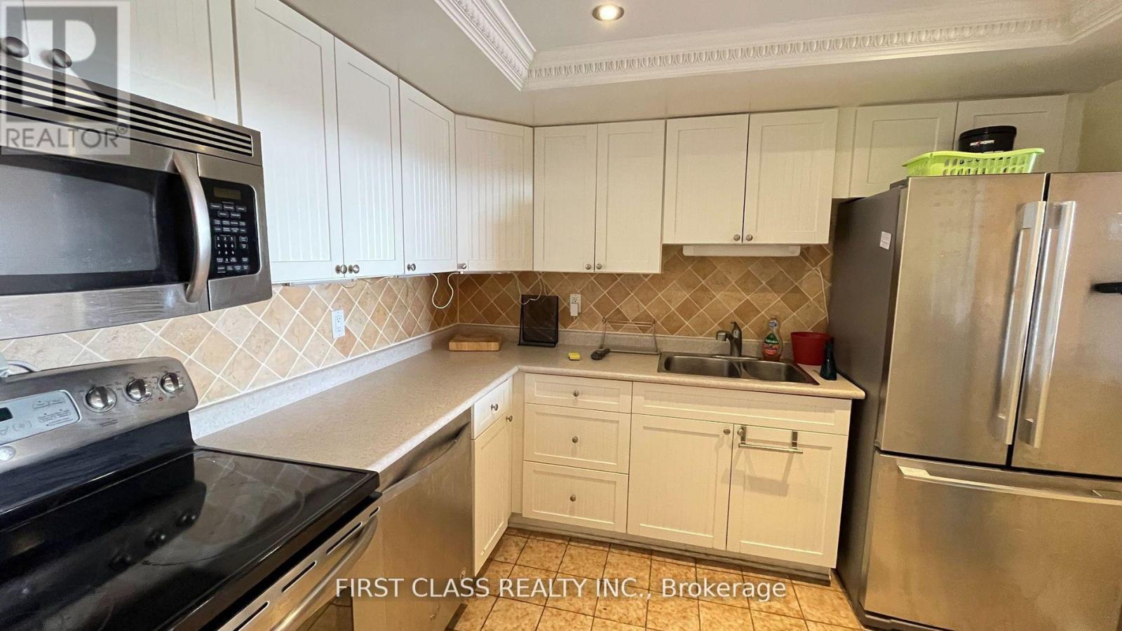 905 - 7811 Yonge Street, Markham, Ontario  L3T 4S3 - Photo 9 - N12960166