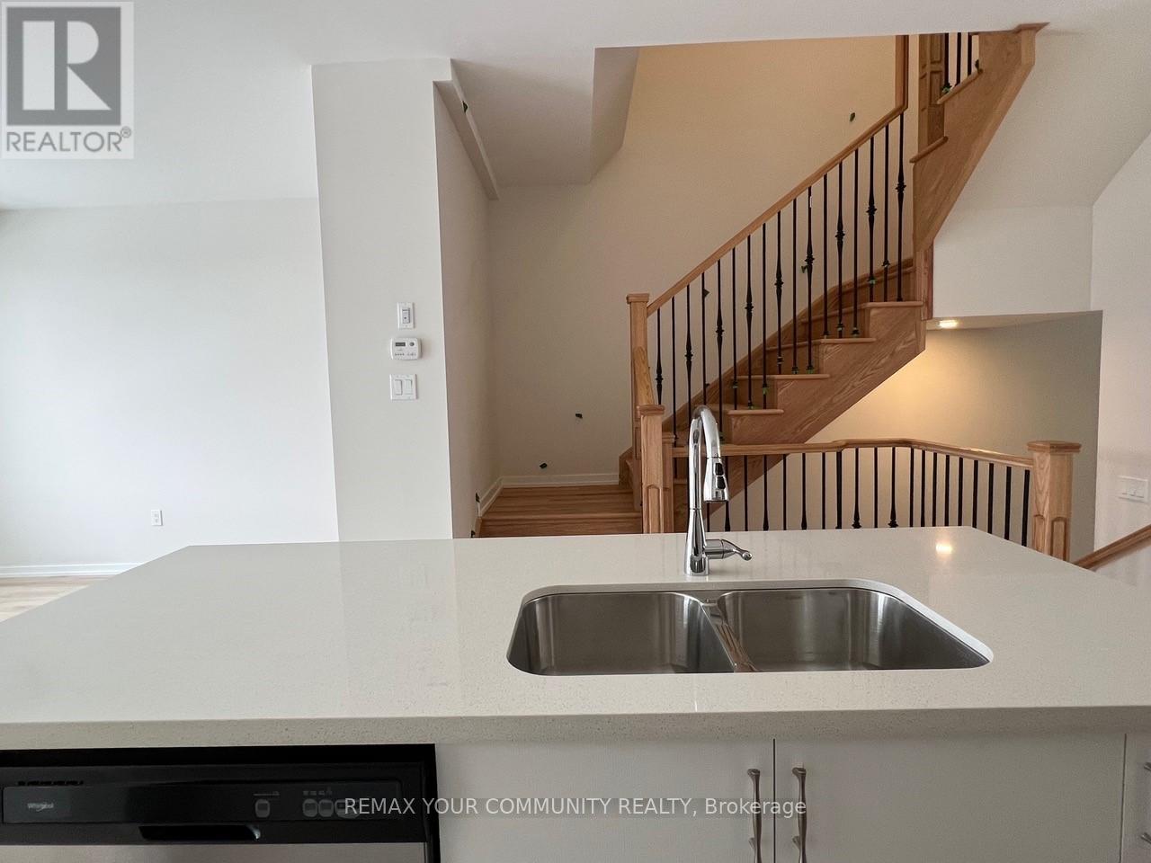 137 Rattenbury Road, Vaughan, Ontario  L6A 5C6 - Photo 8 - N12960238