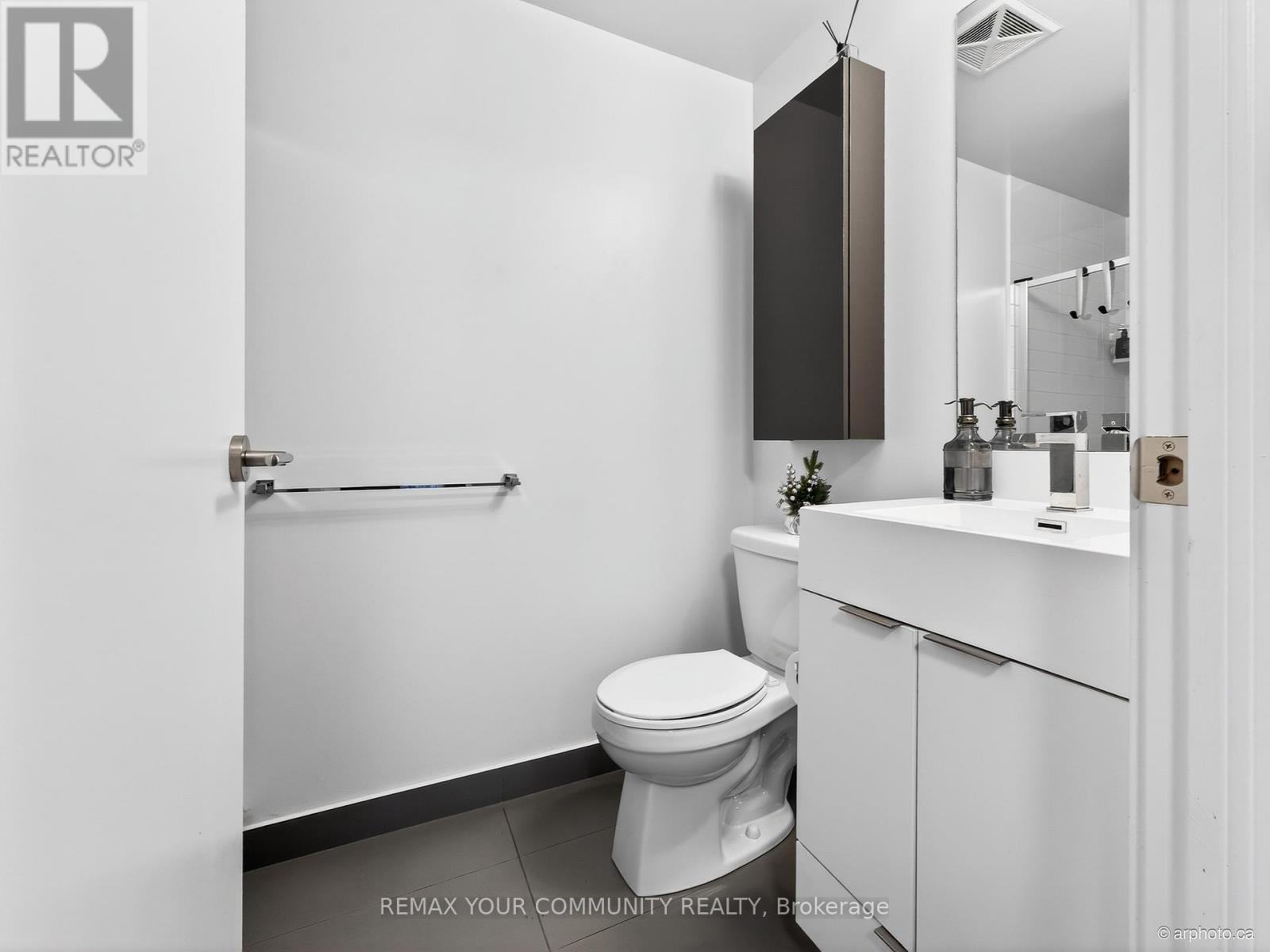 1307 - 20 Thomas Riley Road, Toronto, Ontario  M9B 0C3 - Photo 31 - W12846218