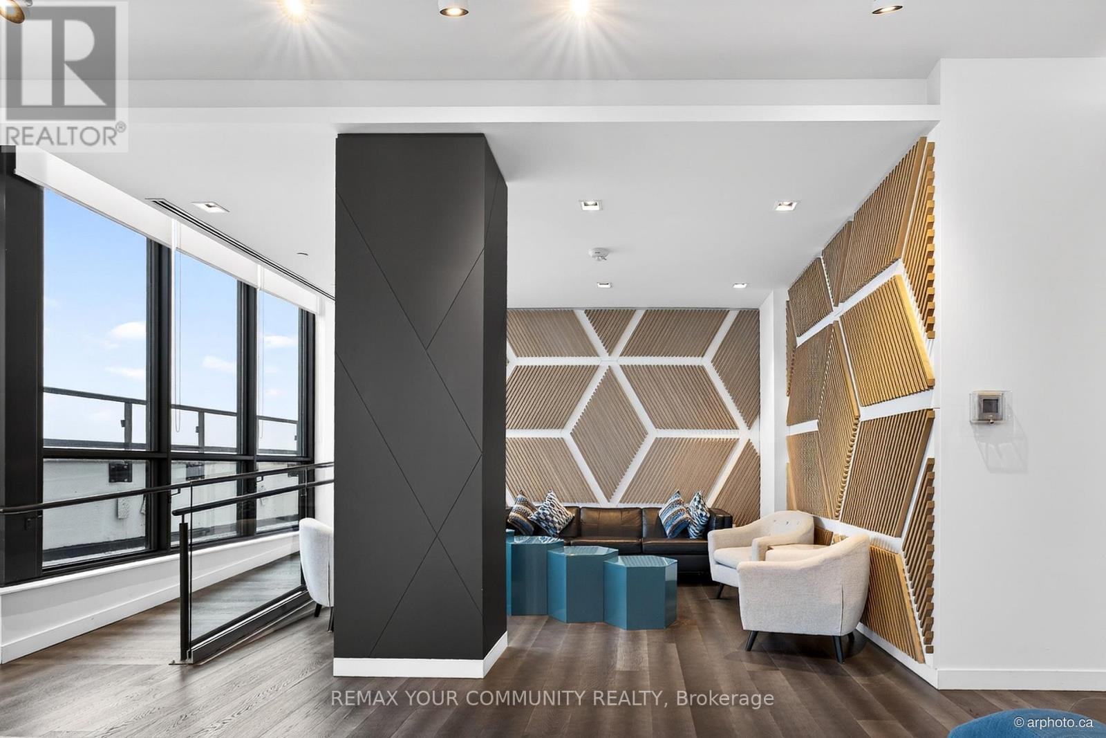 1307 - 20 Thomas Riley Road, Toronto, Ontario  M9B 0C3 - Photo 10 - W12846218