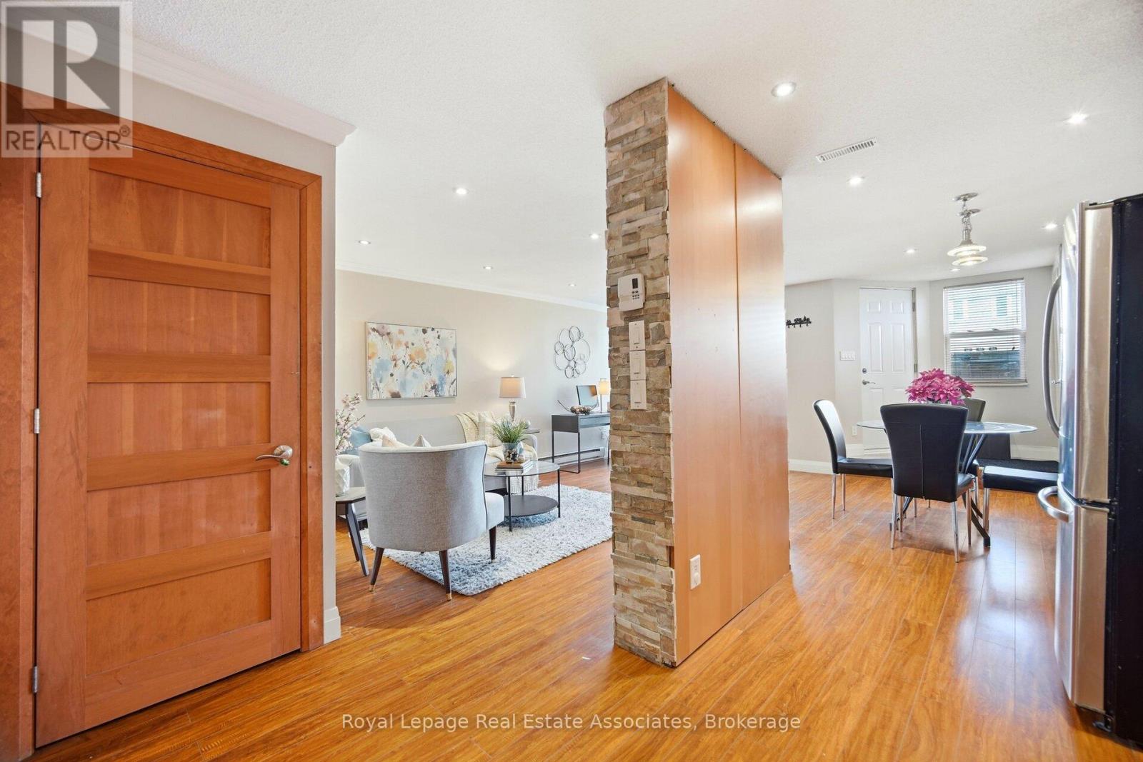 222 - 1055 Dundas Street E, Mississauga, Ontario  L4Y 3X6 - Photo 14 - W12959846