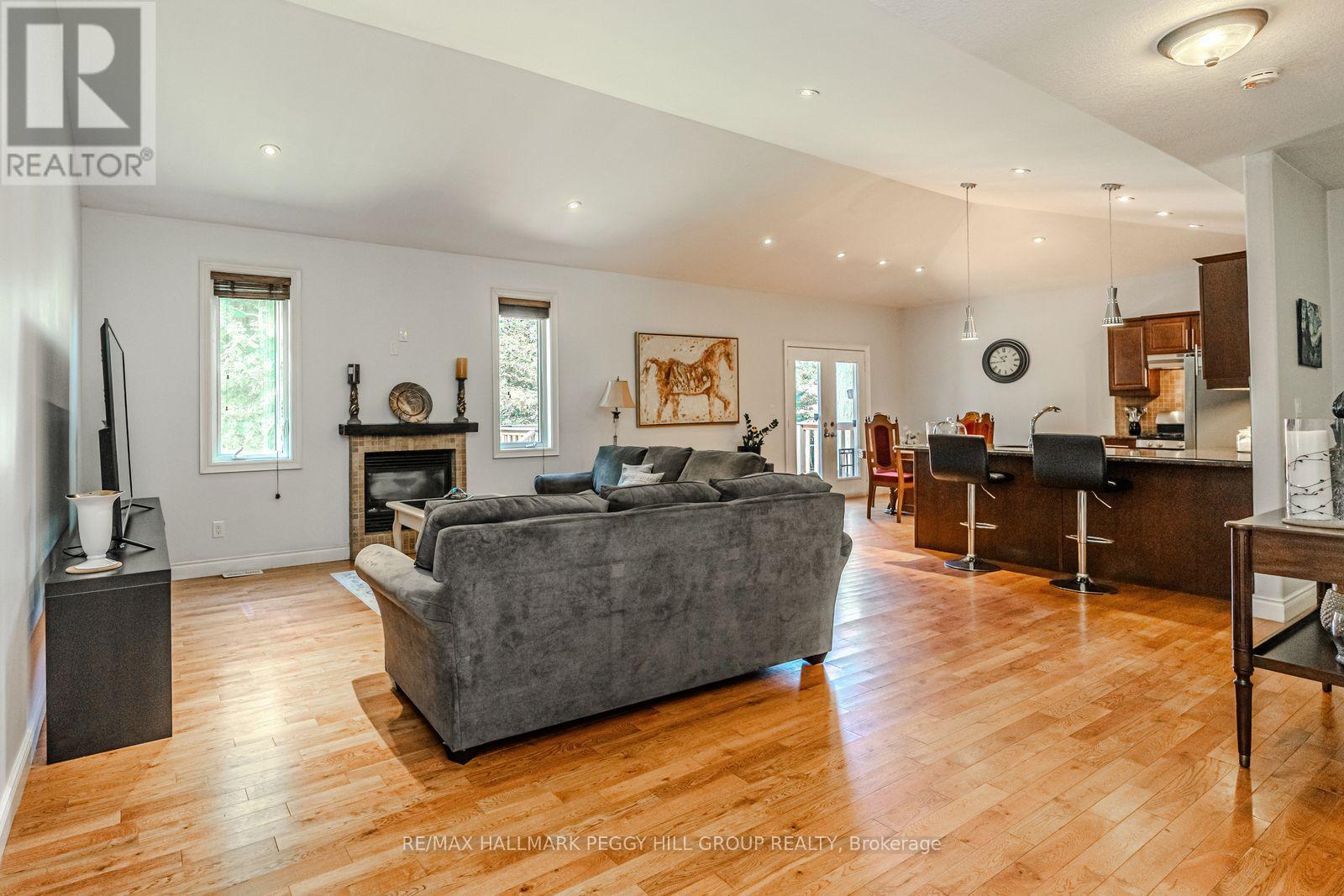 122 Trout Lane, Tiny, Ontario  L9M 0J1 - Photo 3 - S12960046