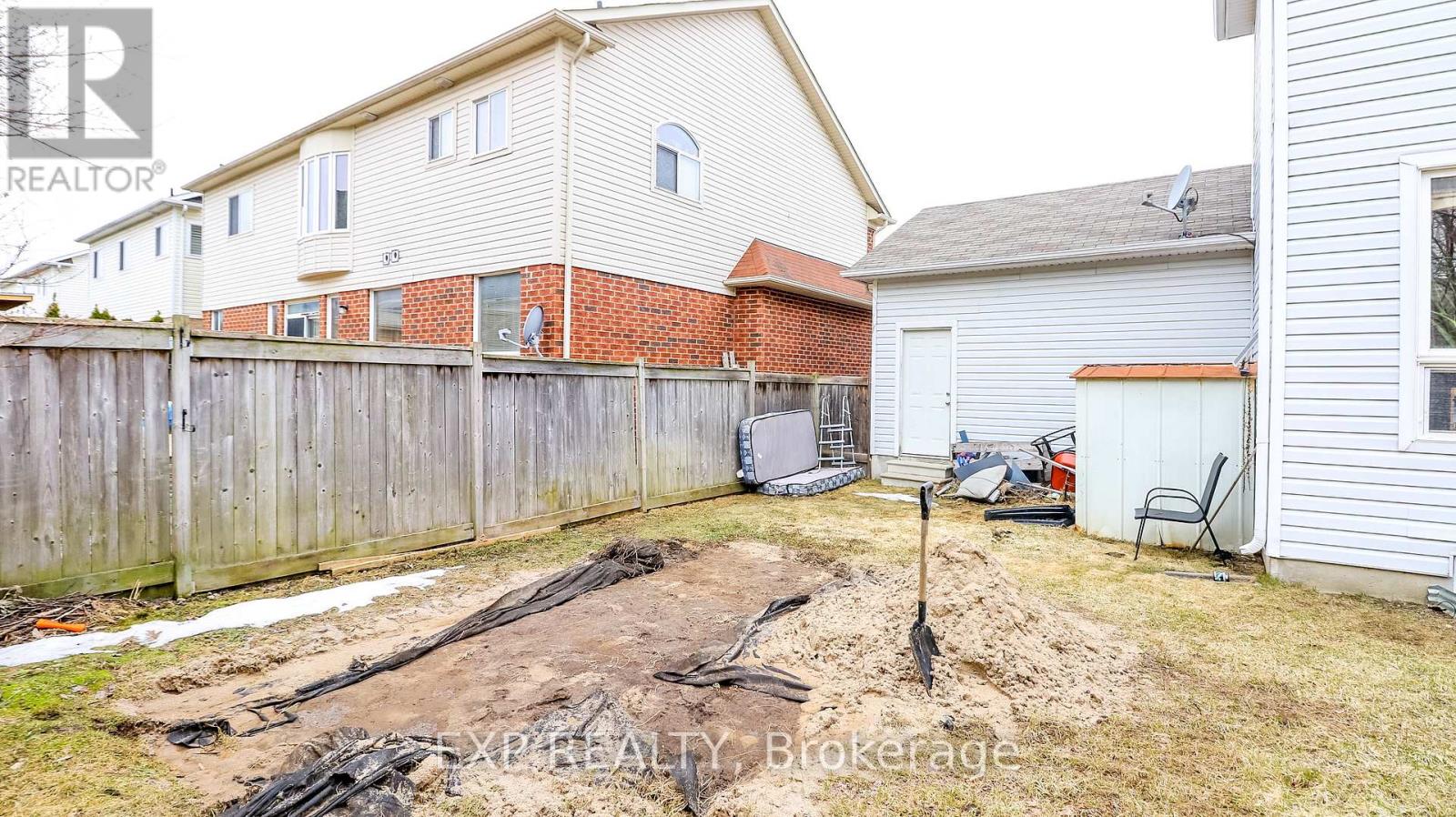 29 The Queensway, Barrie (Innis-Shore), Ontario  L4M 7H5 - Photo 10 - S12960208