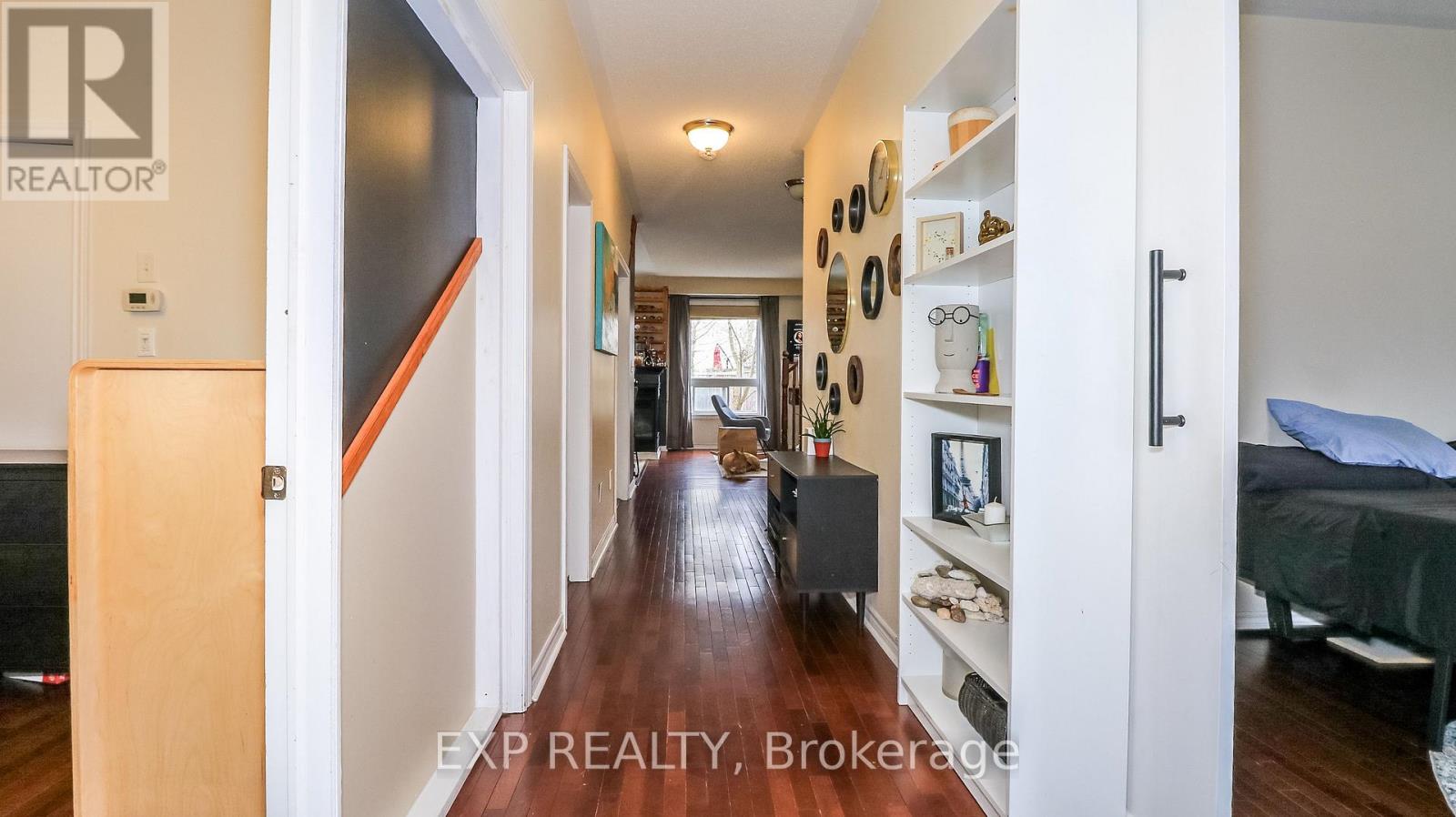 29 The Queensway, Barrie (Innis-Shore), Ontario  L4M 7H5 - Photo 13 - S12960208