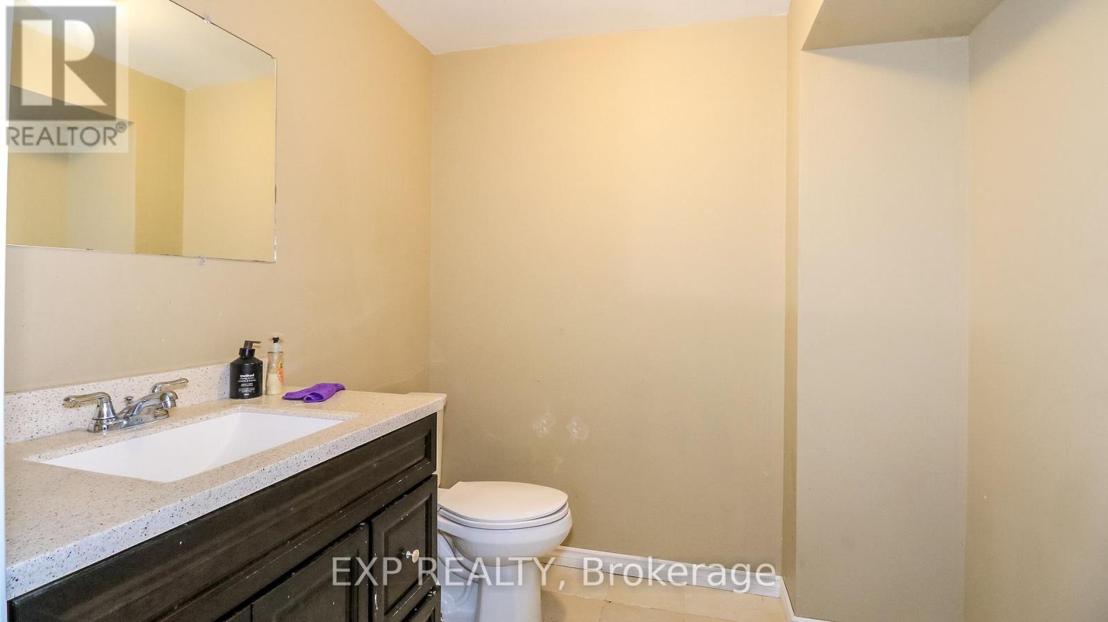 29 The Queensway, Barrie (Innis-Shore), Ontario  L4M 7H5 - Photo 32 - S12960208