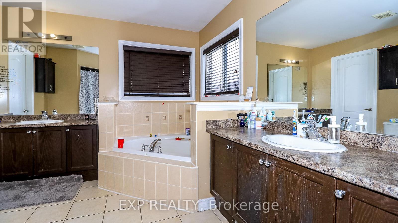 29 The Queensway, Barrie (Innis-Shore), Ontario  L4M 7H5 - Photo 48 - S12960208