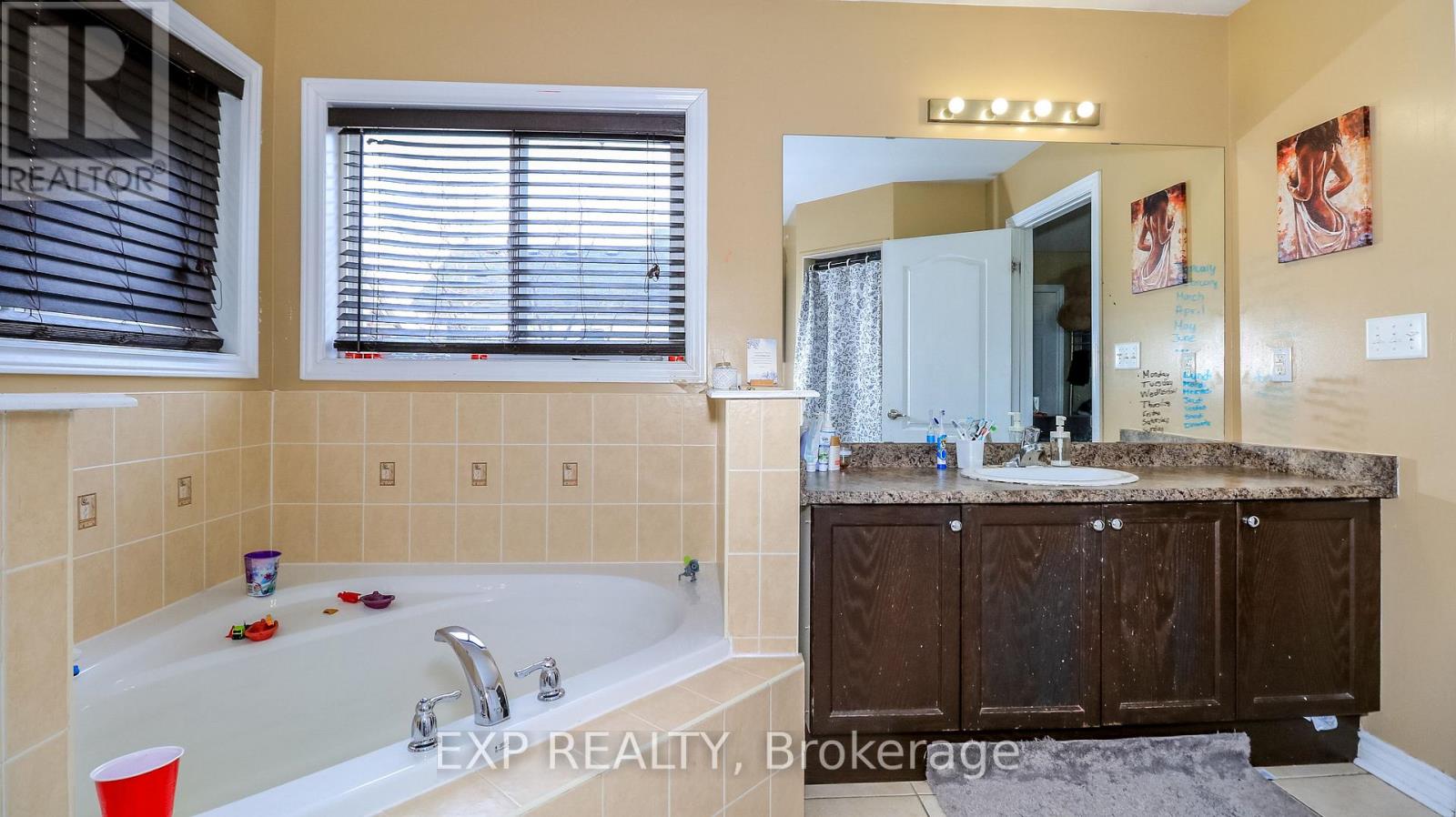 29 The Queensway, Barrie (Innis-Shore), Ontario  L4M 7H5 - Photo 50 - S12960208