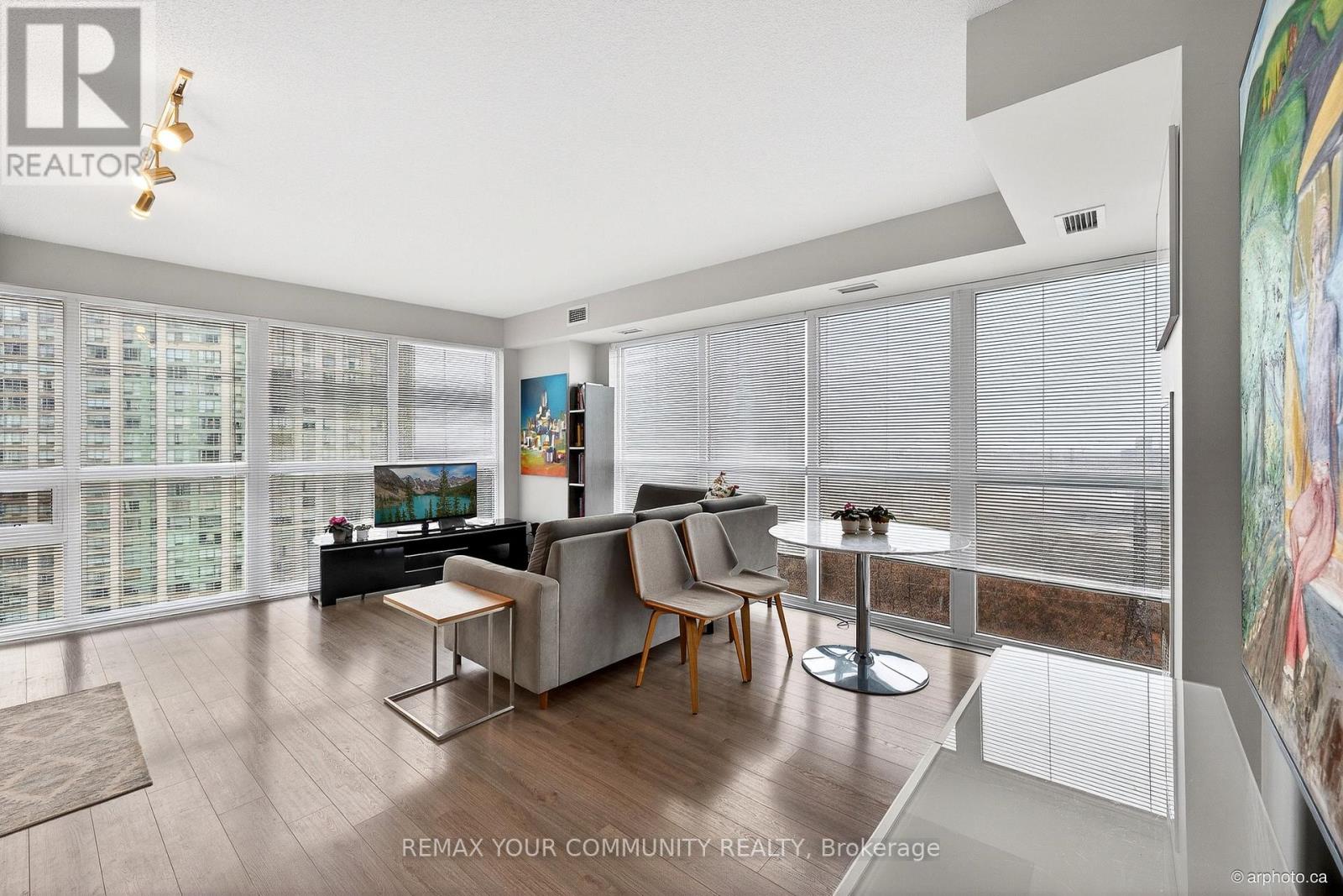 1307 - 20 Thomas Riley Road, Toronto, Ontario  M9B 0C3 - Photo 26 - W12846218