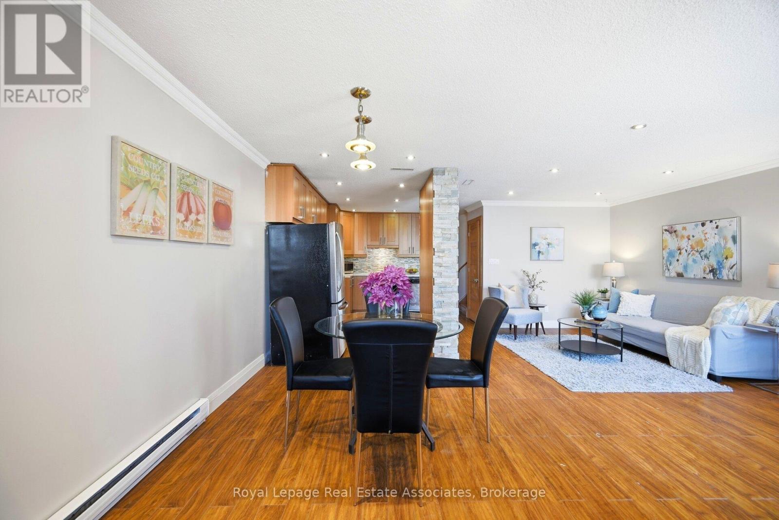 222 - 1055 Dundas Street E, Mississauga, Ontario  L4Y 3X6 - Photo 4 - W12959846