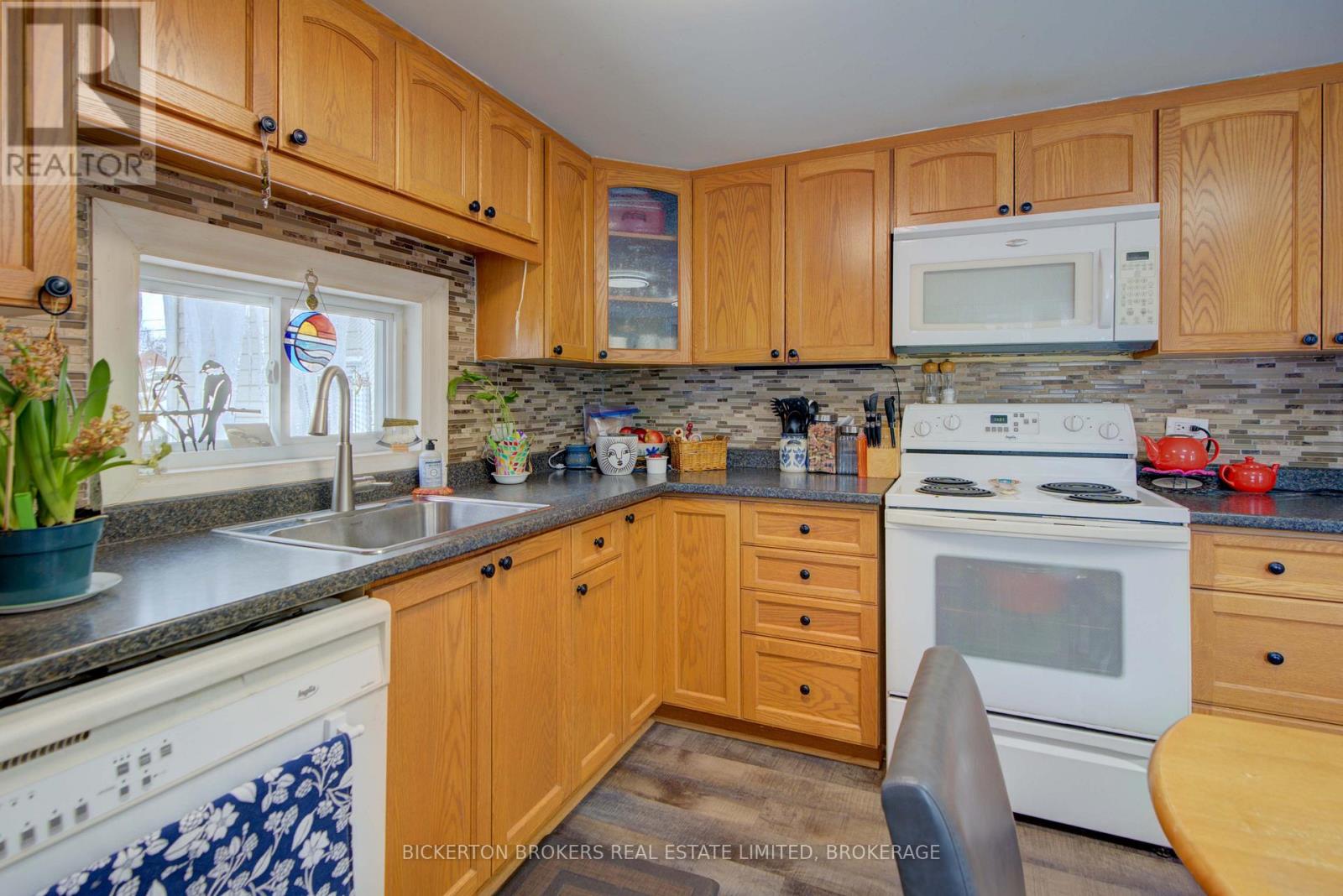 85 Elm Street, Gananoque, Ontario  K7G 2S8 - Photo 14 - X12782472