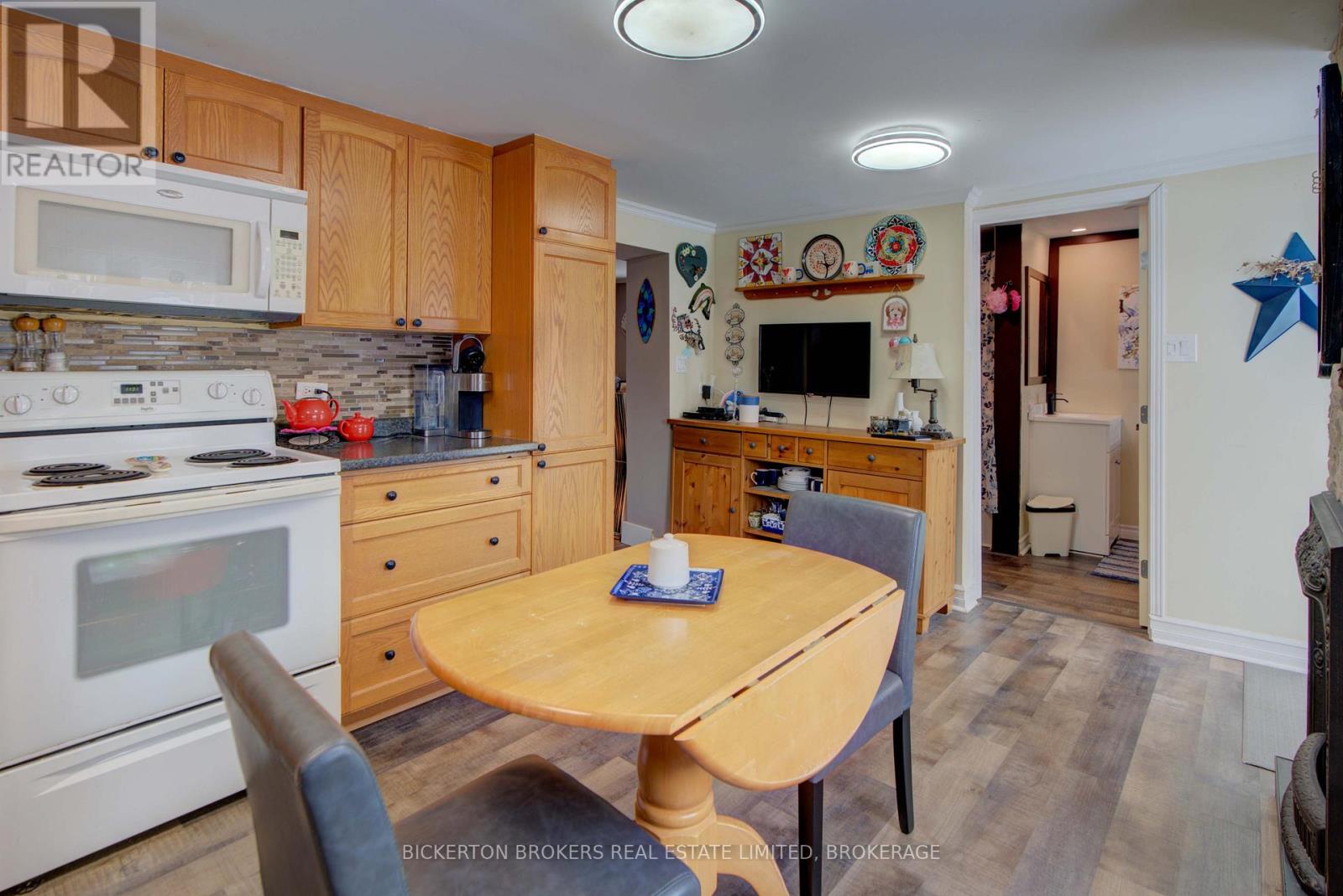 85 Elm Street, Gananoque, Ontario  K7G 2S8 - Photo 16 - X12782472