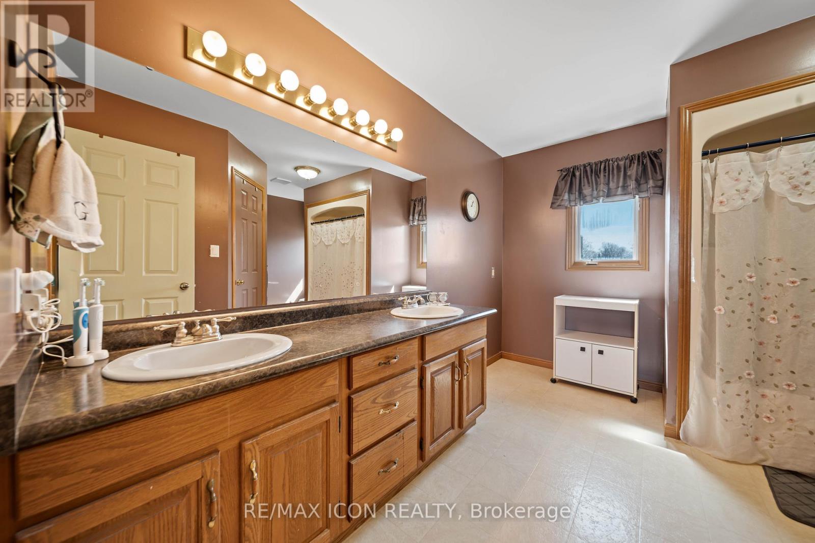 227 William Street E, North Middlesex, Ontario  N0M 2K0 - Photo 18 - X12939226