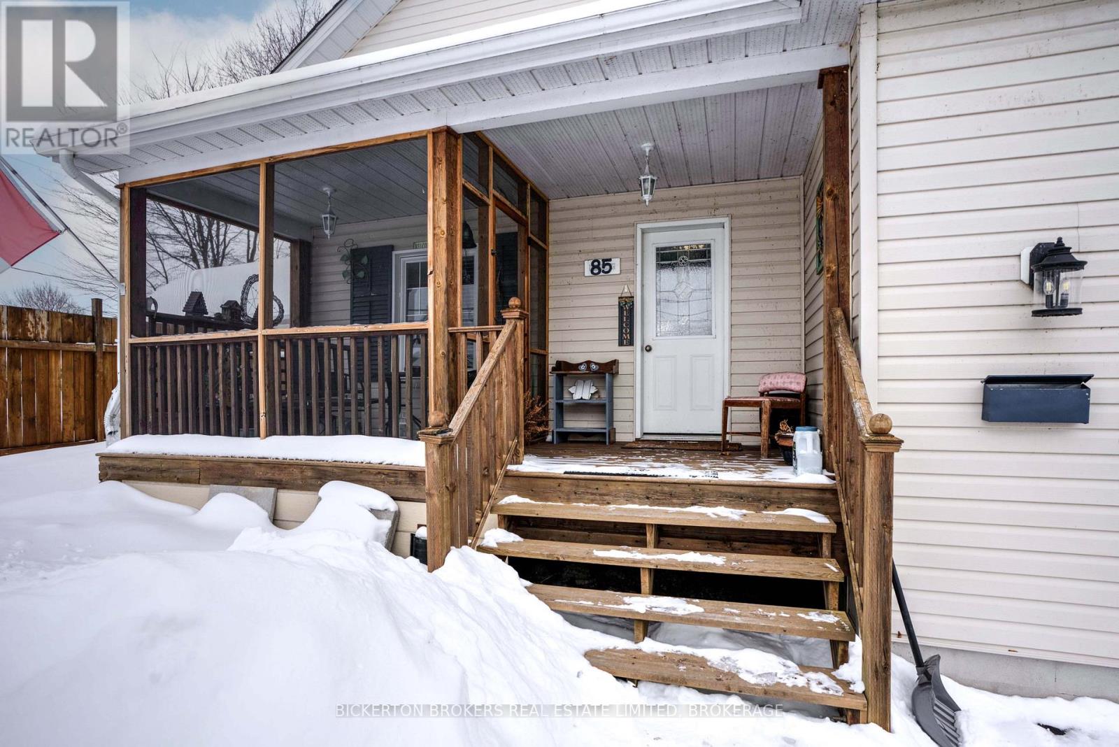 85 Elm Street, Gananoque, Ontario  K7G 2S8 - Photo 3 - X12782472