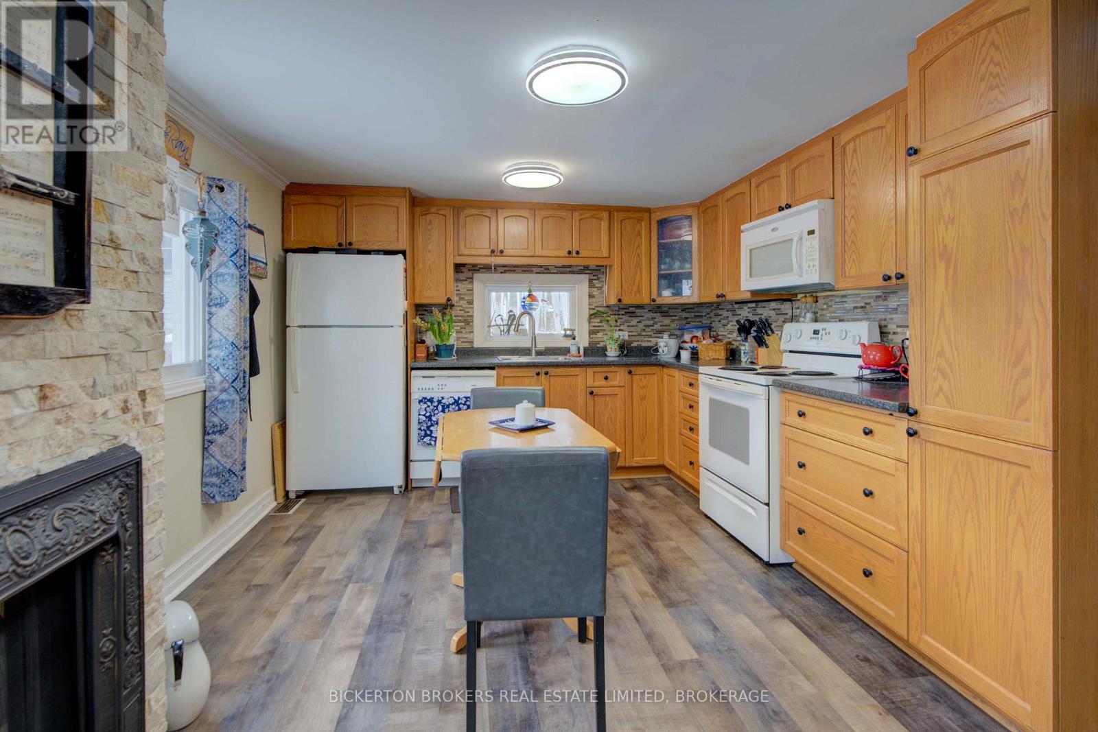 85 Elm Street, Gananoque, Ontario  K7G 2S8 - Photo 6 - X12782472