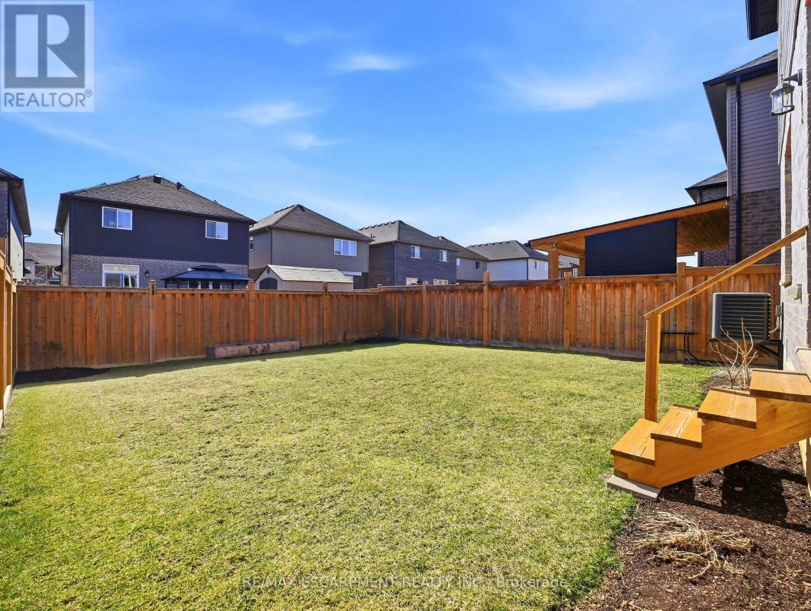 63 Festival Way, Hamilton, Ontario  L0R 1C0 - Photo 41 - X12878278